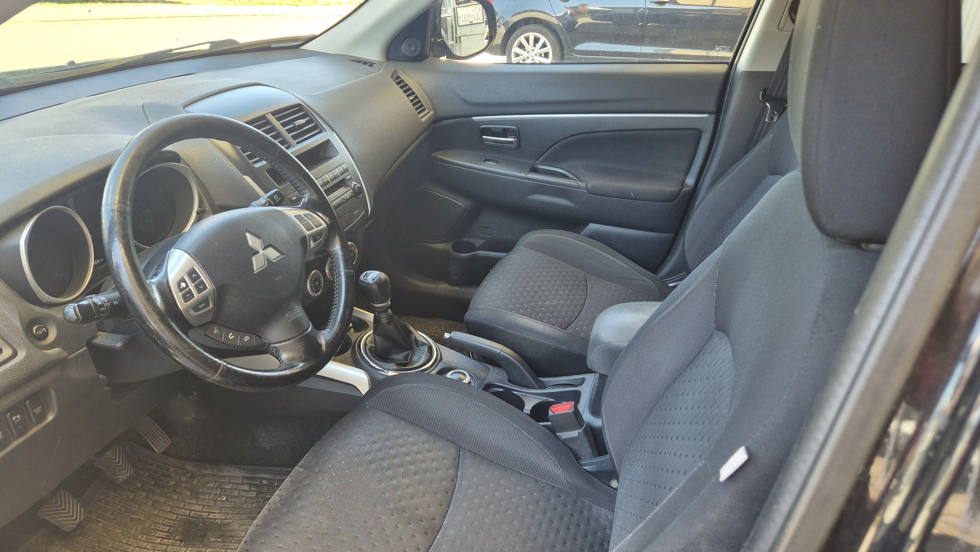 MITSUBISHI ASX 1.8 DID — zdjęcie 13