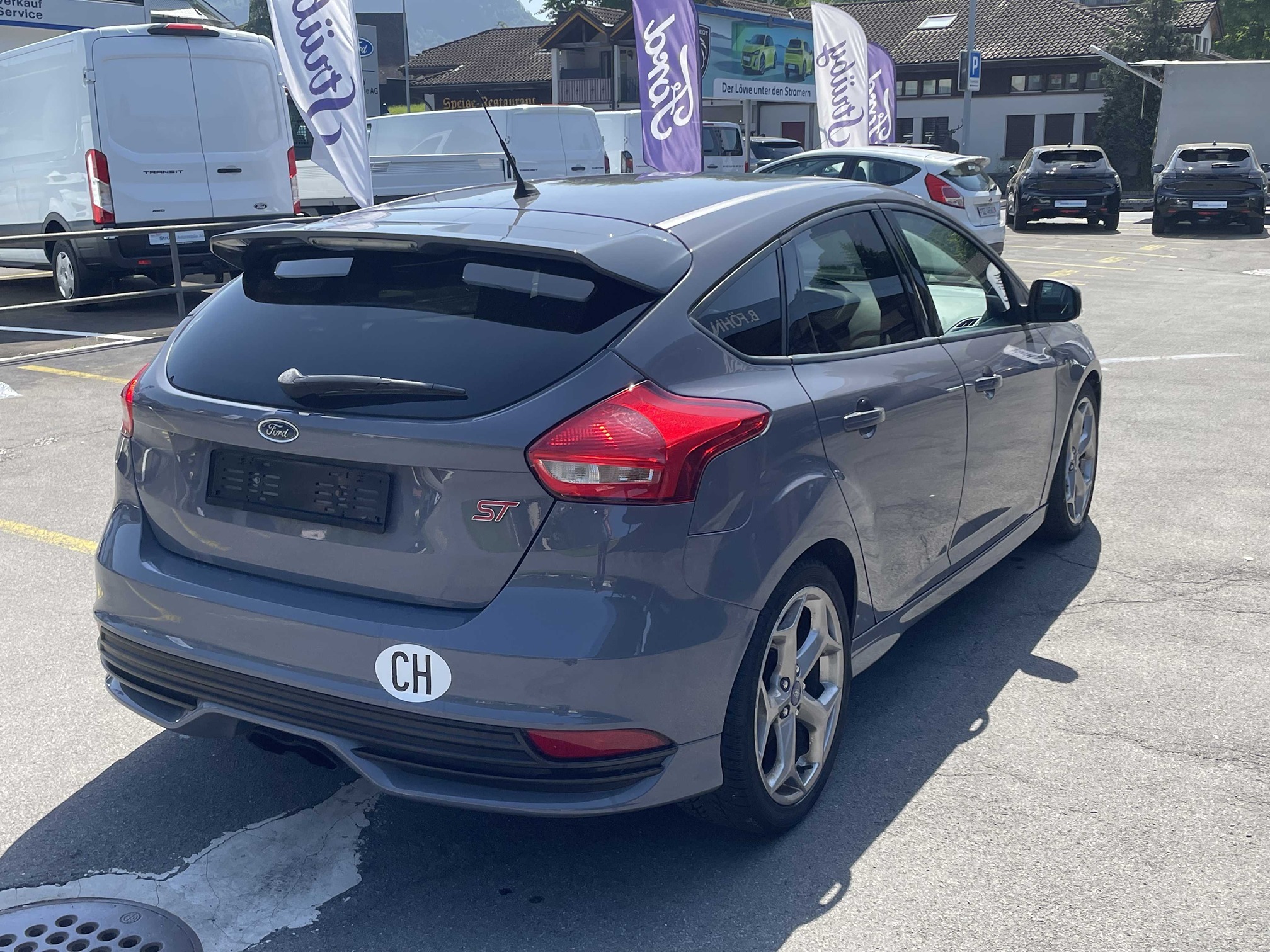 FORD Focus ST 2.0 SCTi — zdjęcie 6