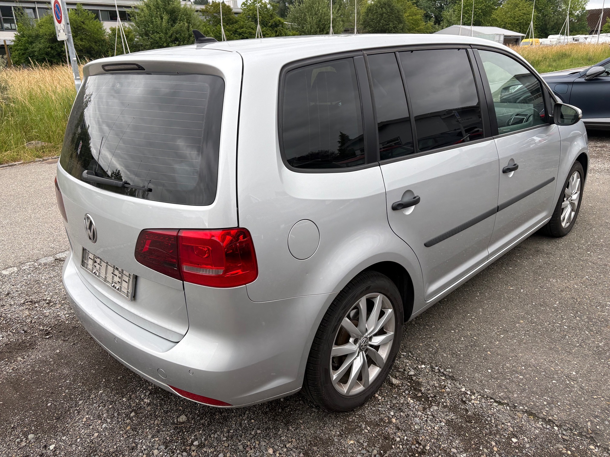 VW Touran 1.6 TDI — zdjęcie 13