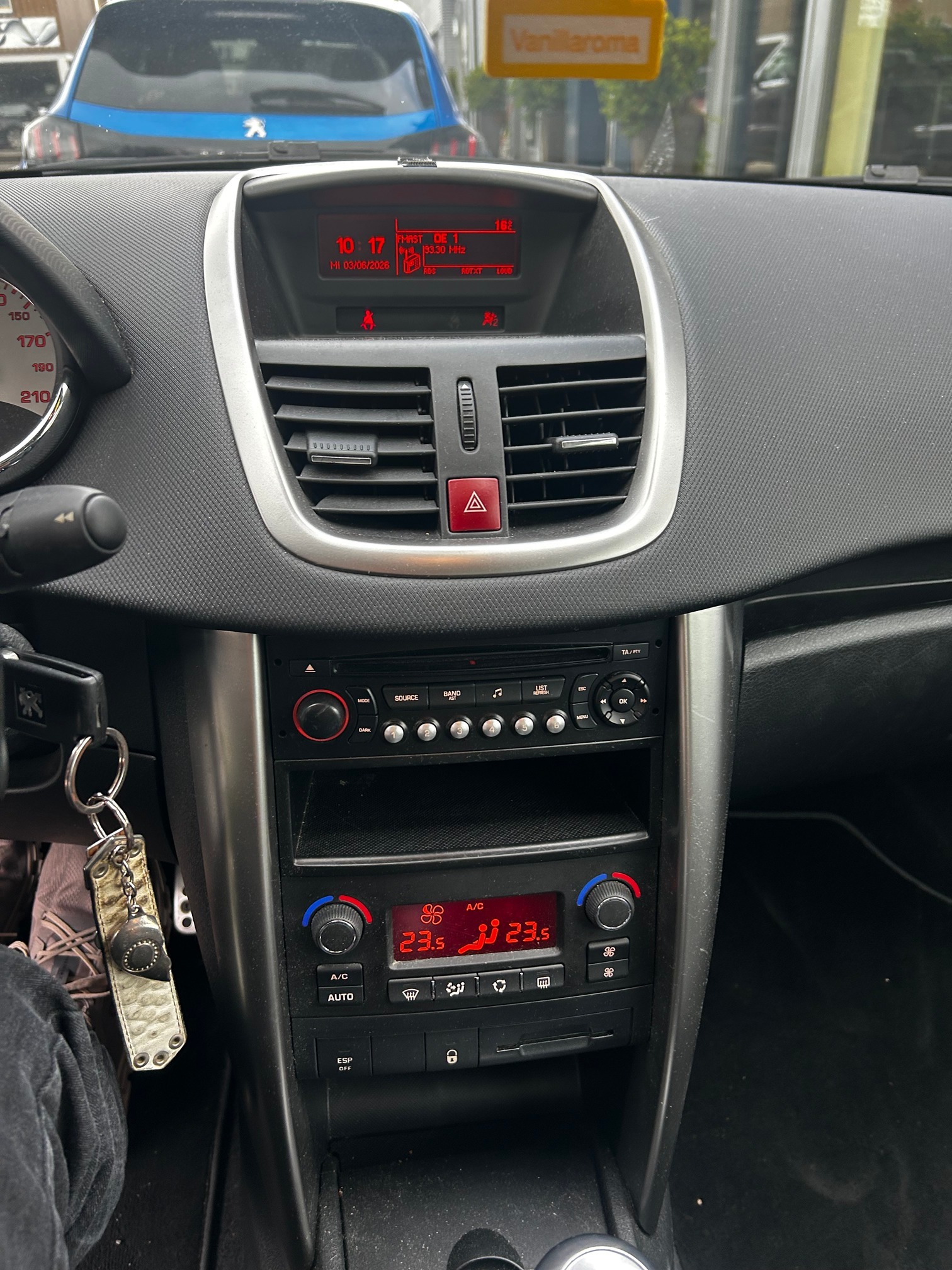 PEUGEOT 207 CC 1.6 Turbo — zdjęcie 12