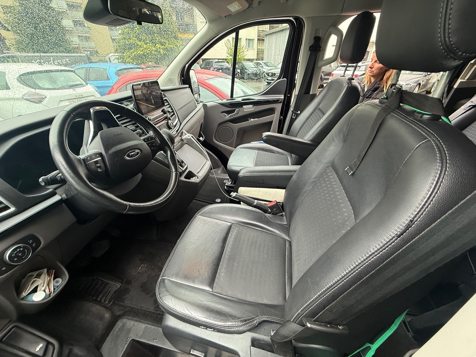 FORD Tourneo Custom — zdjęcie 9