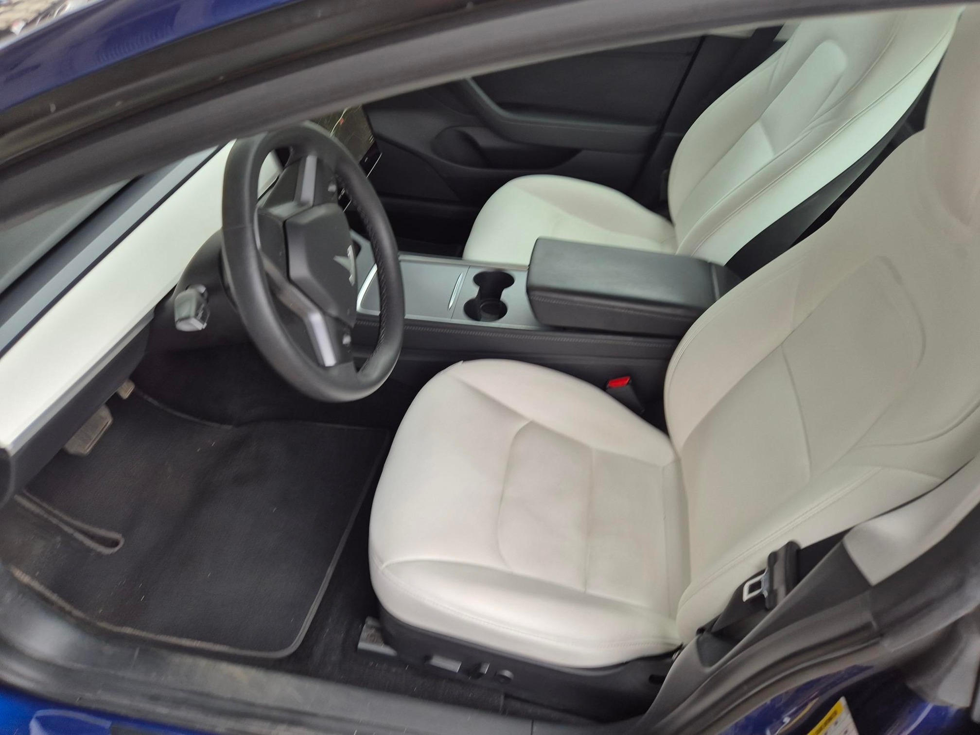 TESLA Model 3 SR RWD P — zdjęcie 15