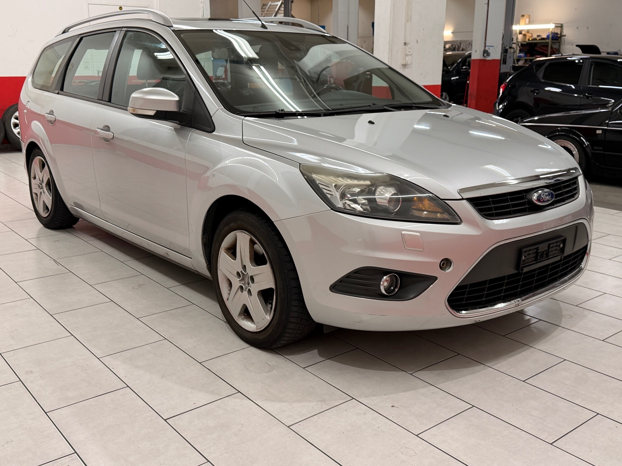 FORD Focus 2.0i 16V Titanium — zdjęcie 6