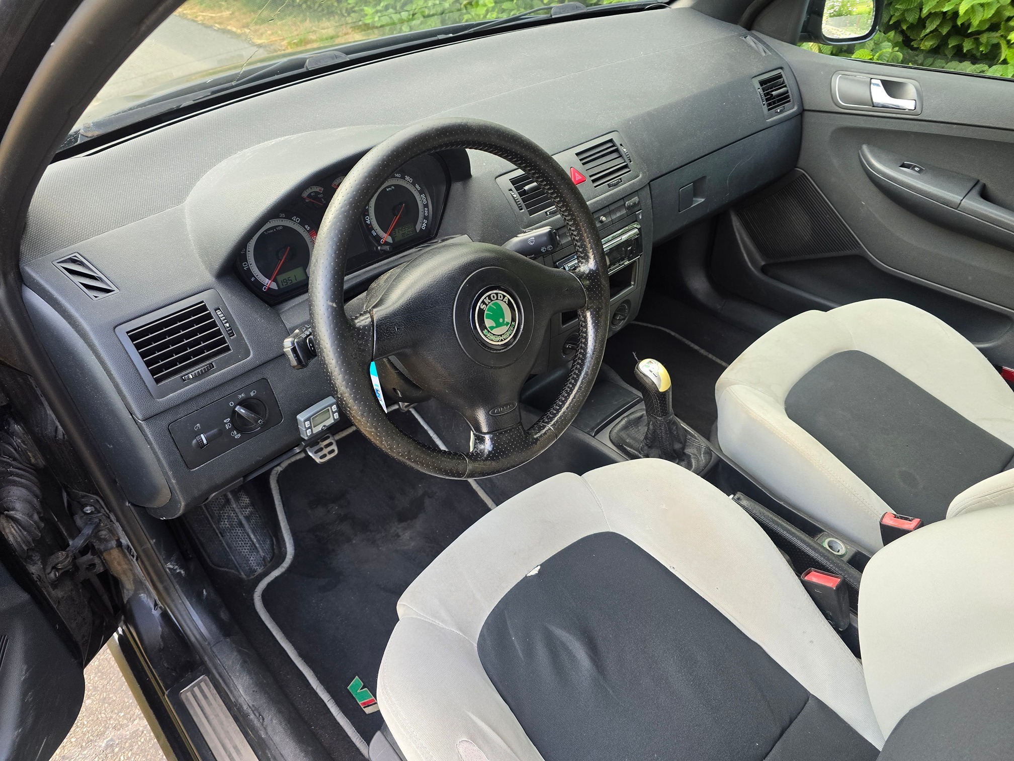 SKODA Fabia RS 1.9TDI — zdjęcie 12