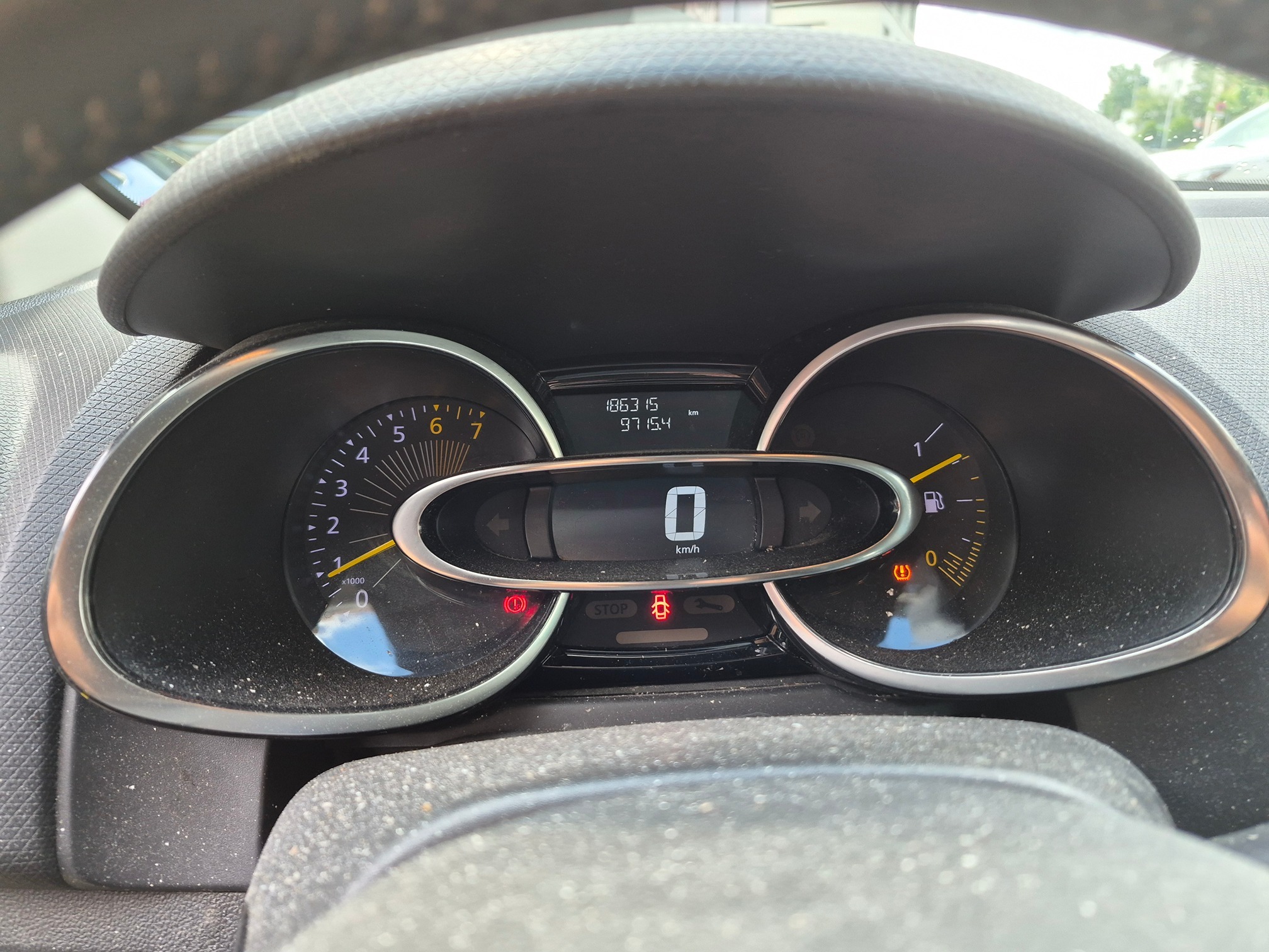 RENAULT Clio 75 — zdjęcie 9