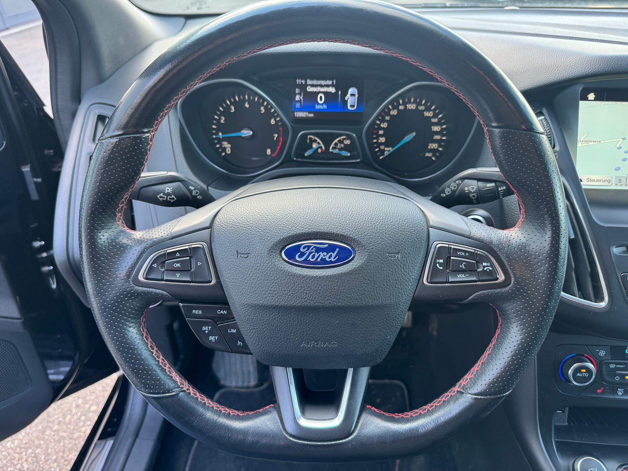 FORD Focus 1.5 SCTi — zdjęcie 10