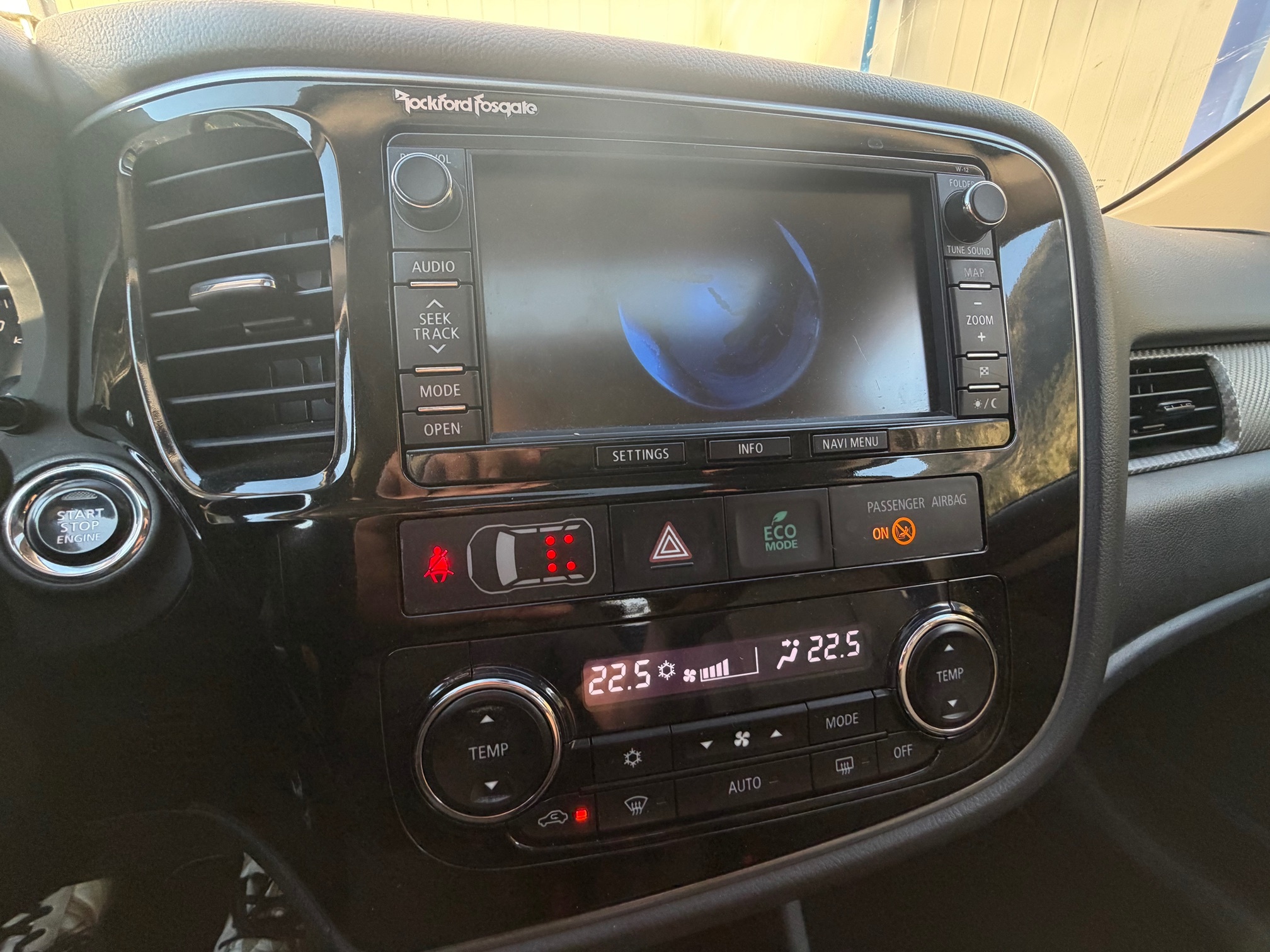 MITSUBISHI Outlander 2.2 DID "Navigator" — zdjęcie 14