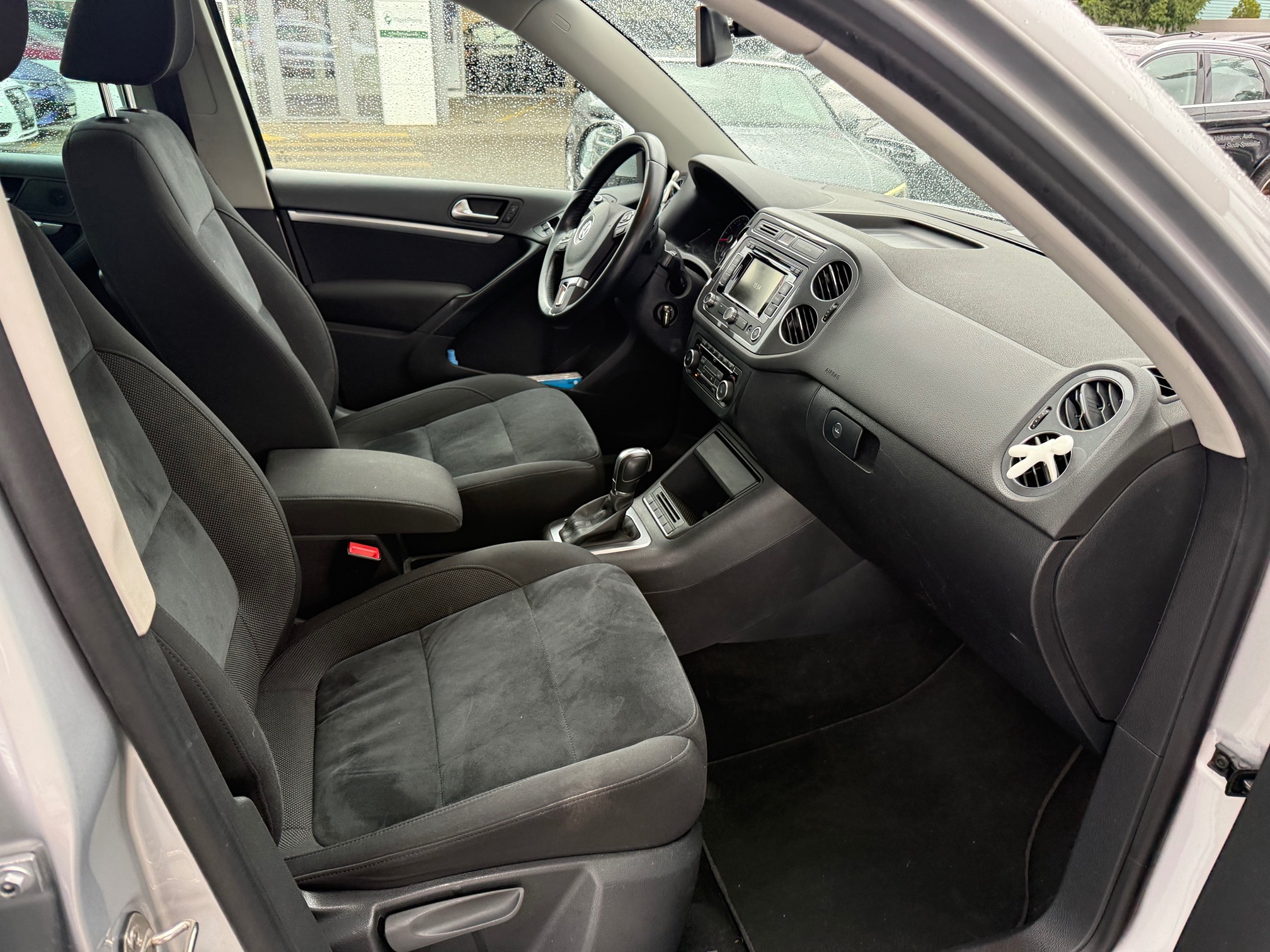 VW Tiguan 2.0 — zdjęcie 10