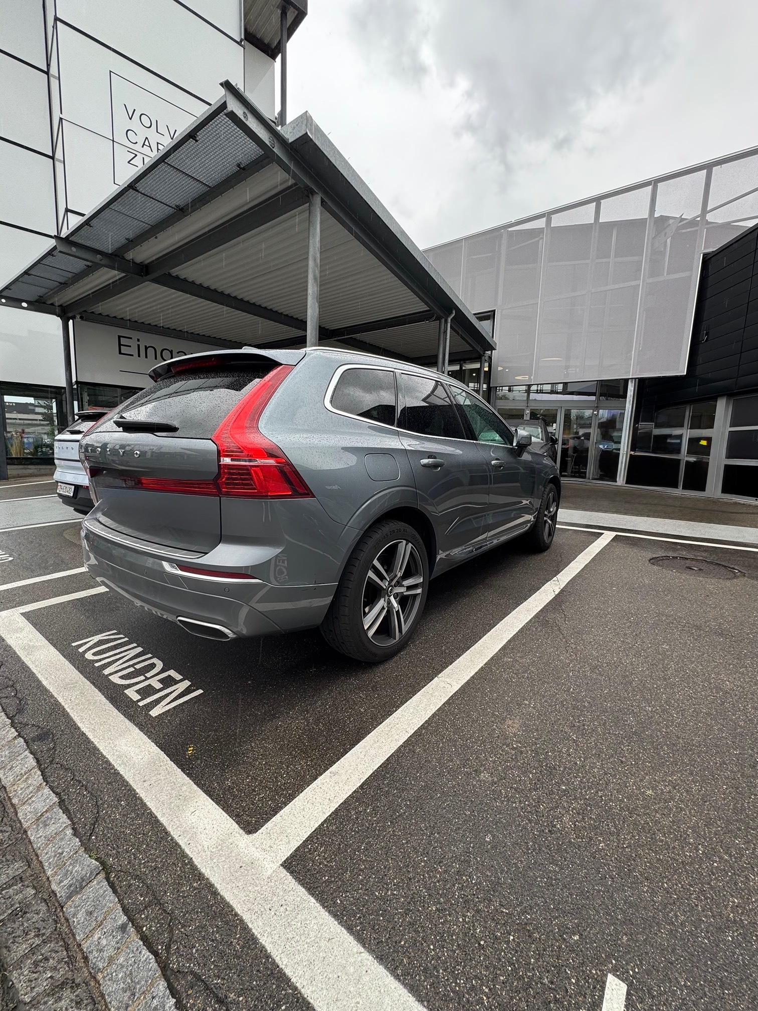 VOLVO XC60 T5 AWD — zdjęcie 6