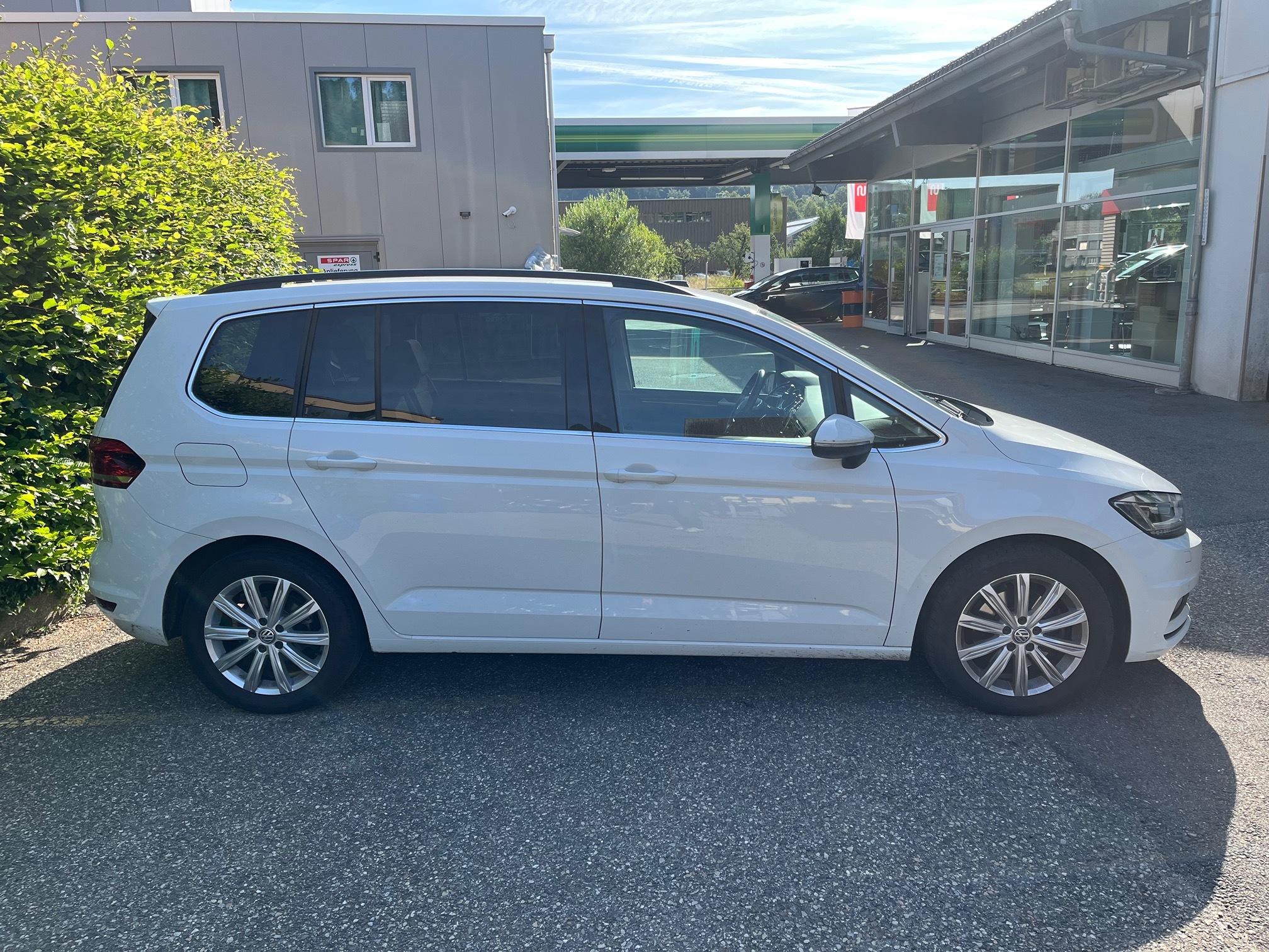 VW Touran 2.0 TDI Comfortline Automat — zdjęcie 3