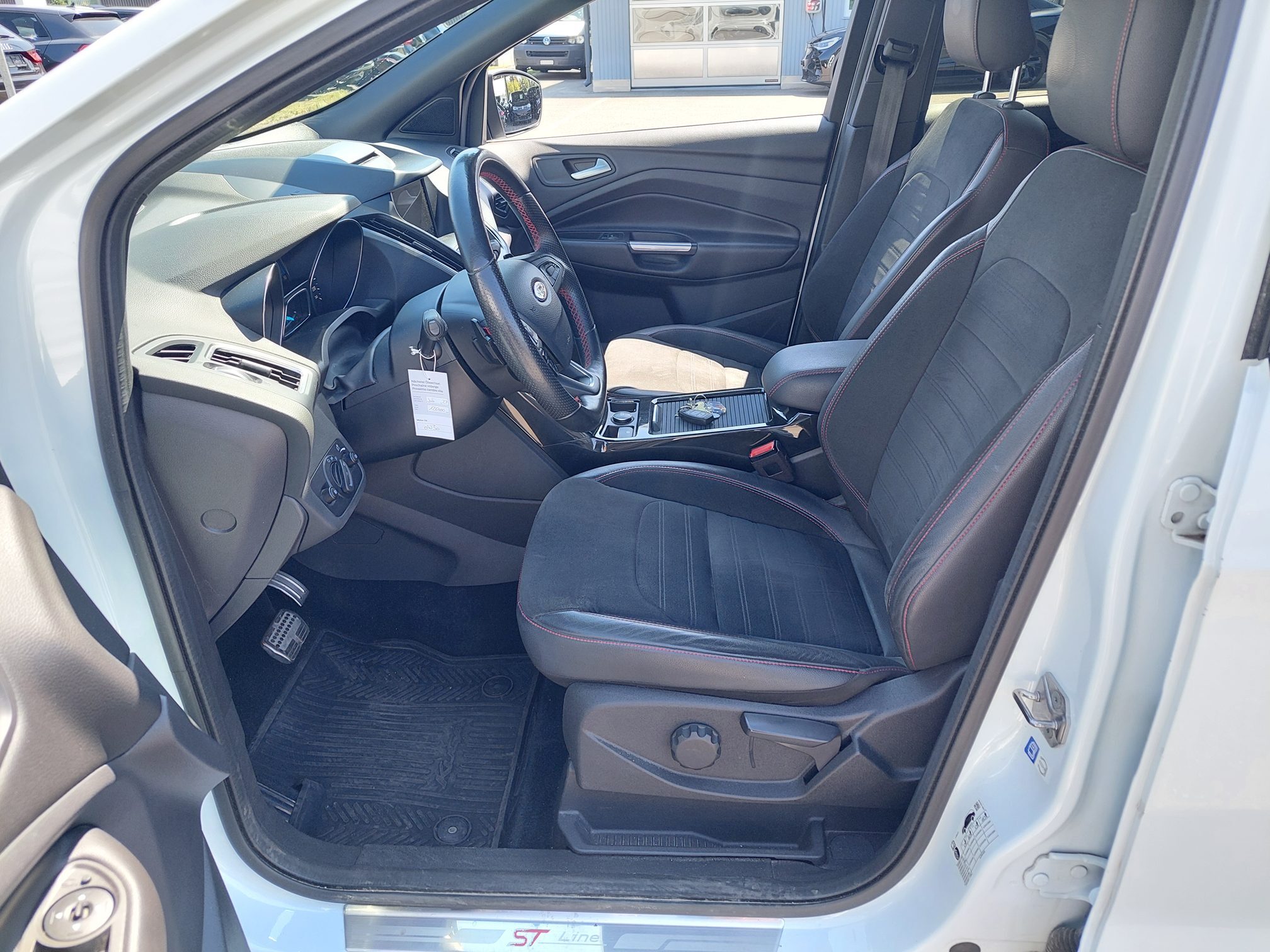 FORD Kuga 2.0 TDCi 4x4 — zdjęcie 9