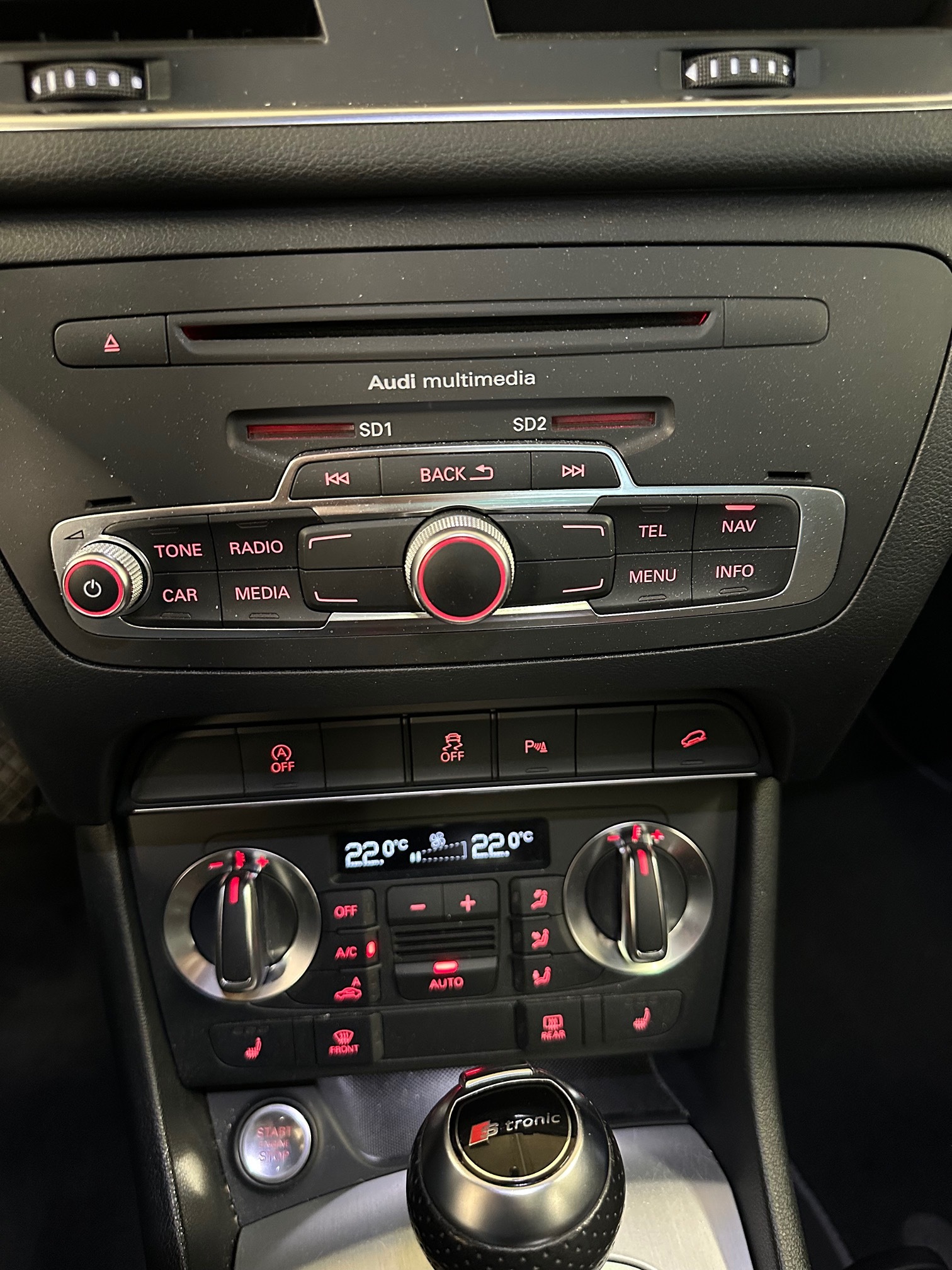 AUDI Q3 2.0TDI quattro — zdjęcie 11