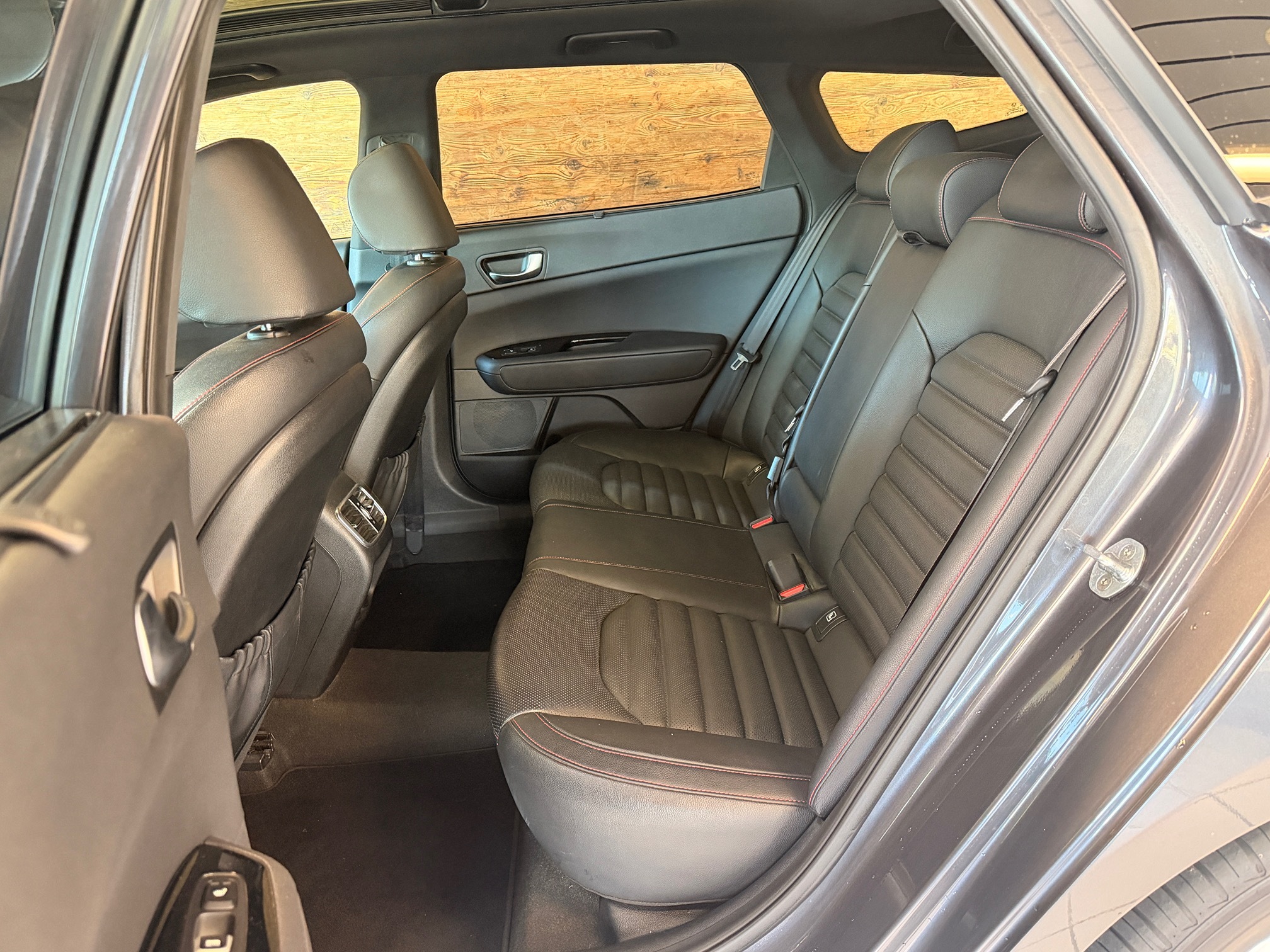 KIA Optima sw 2.0 GT — zdjęcie 4