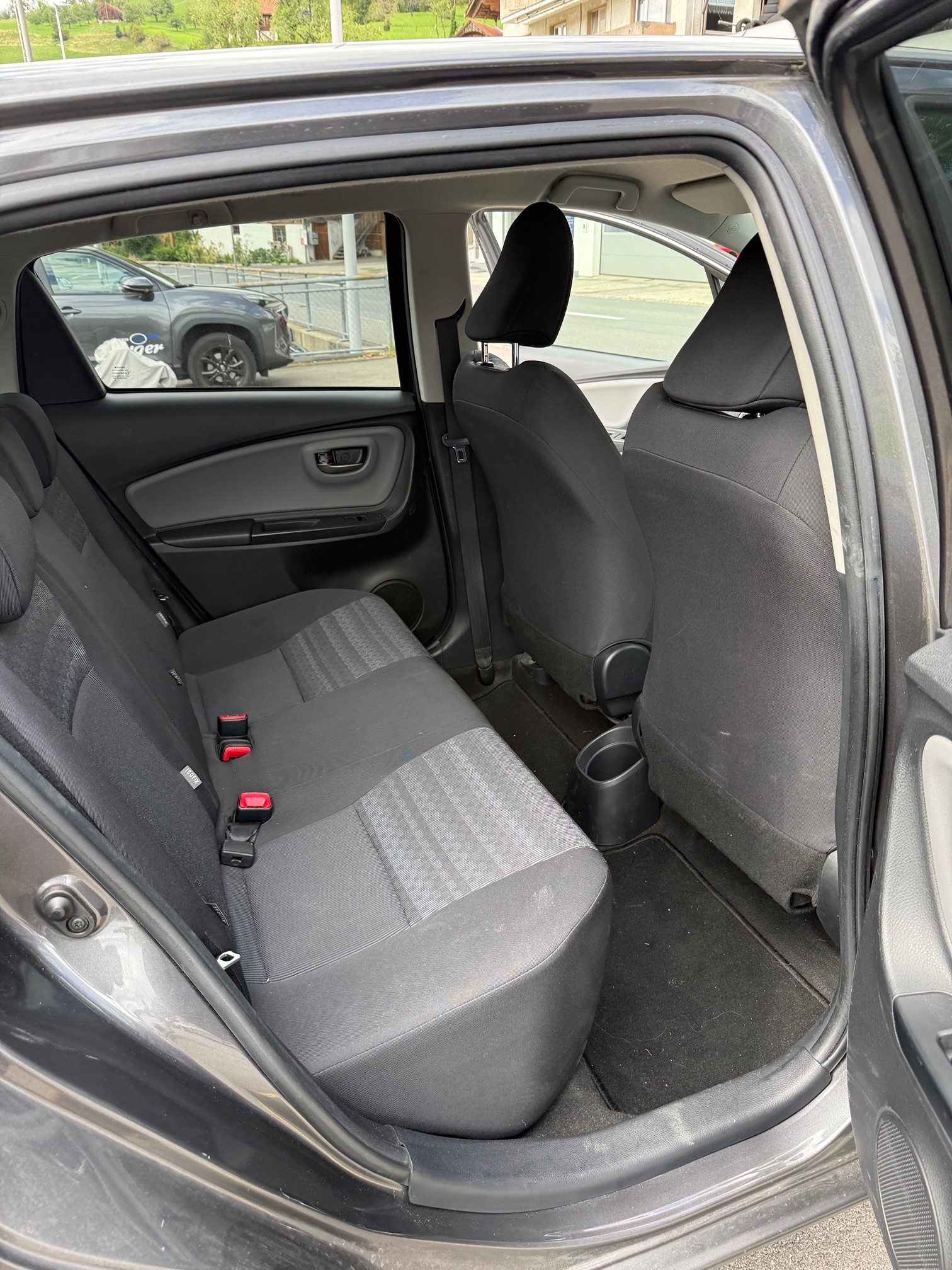 TOYOTA Yaris 1.33 — zdjęcie 12