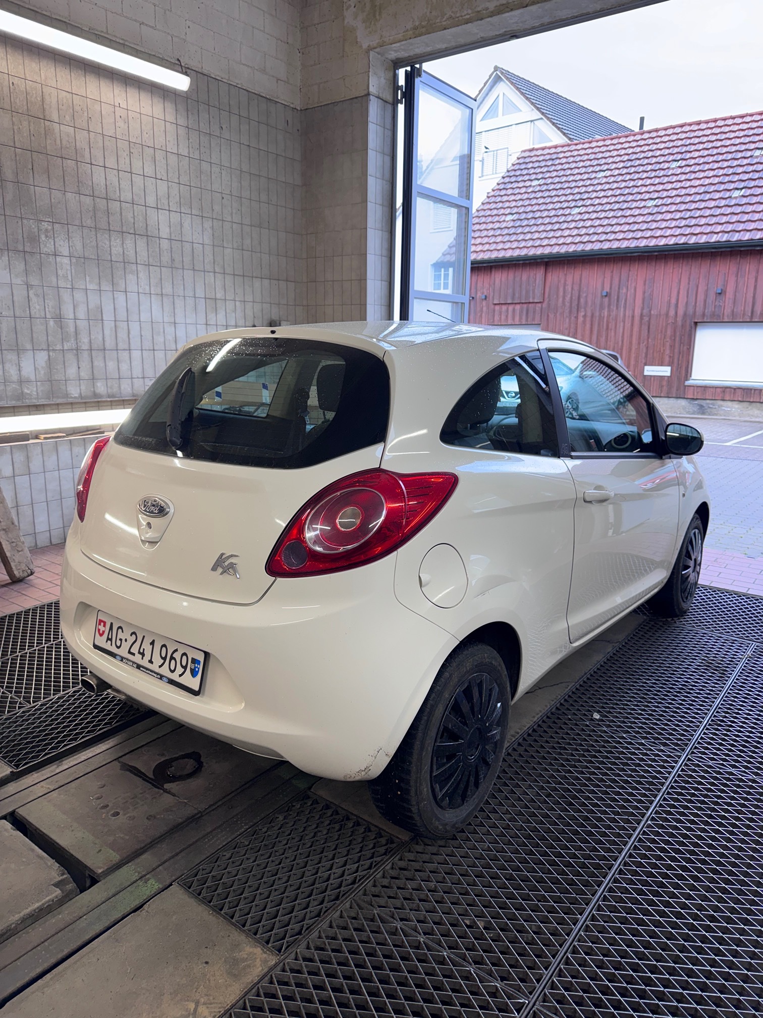 FORD Ka 1.25i — zdjęcie 7