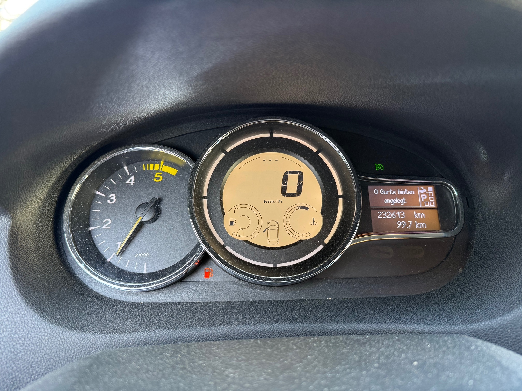 RENAULT Megane dCi110 EDC — zdjęcie 13