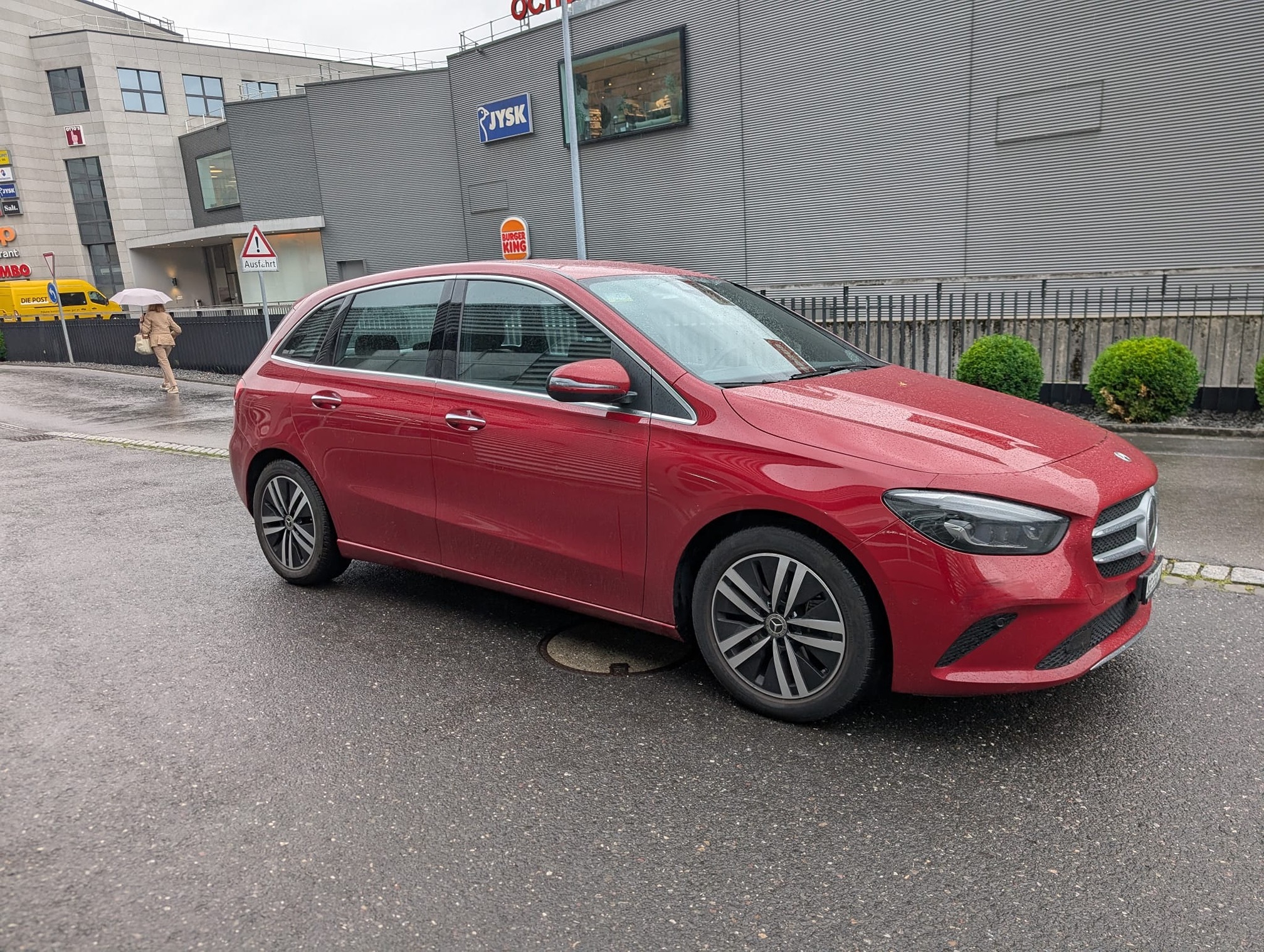 MERCEDES-BENZ B 220 4m — zdjęcie 4