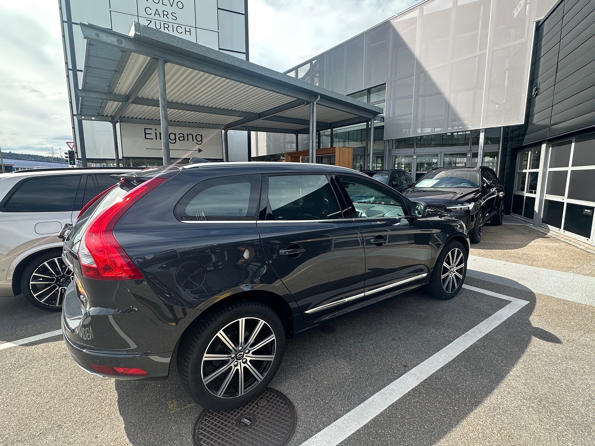 VOLVO XC60 D4 — zdjęcie 12