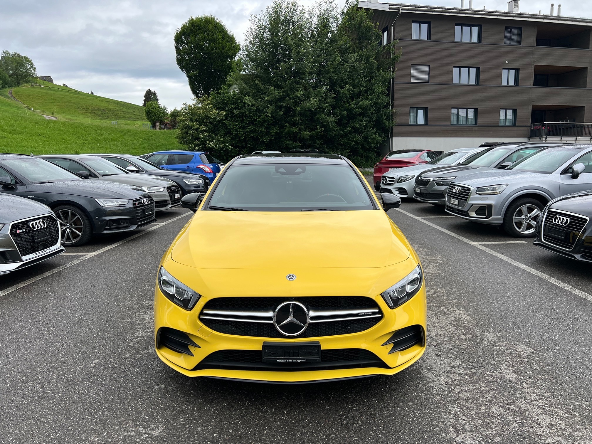 MERCEDES-BENZ AMG A 35 — zdjęcie 1