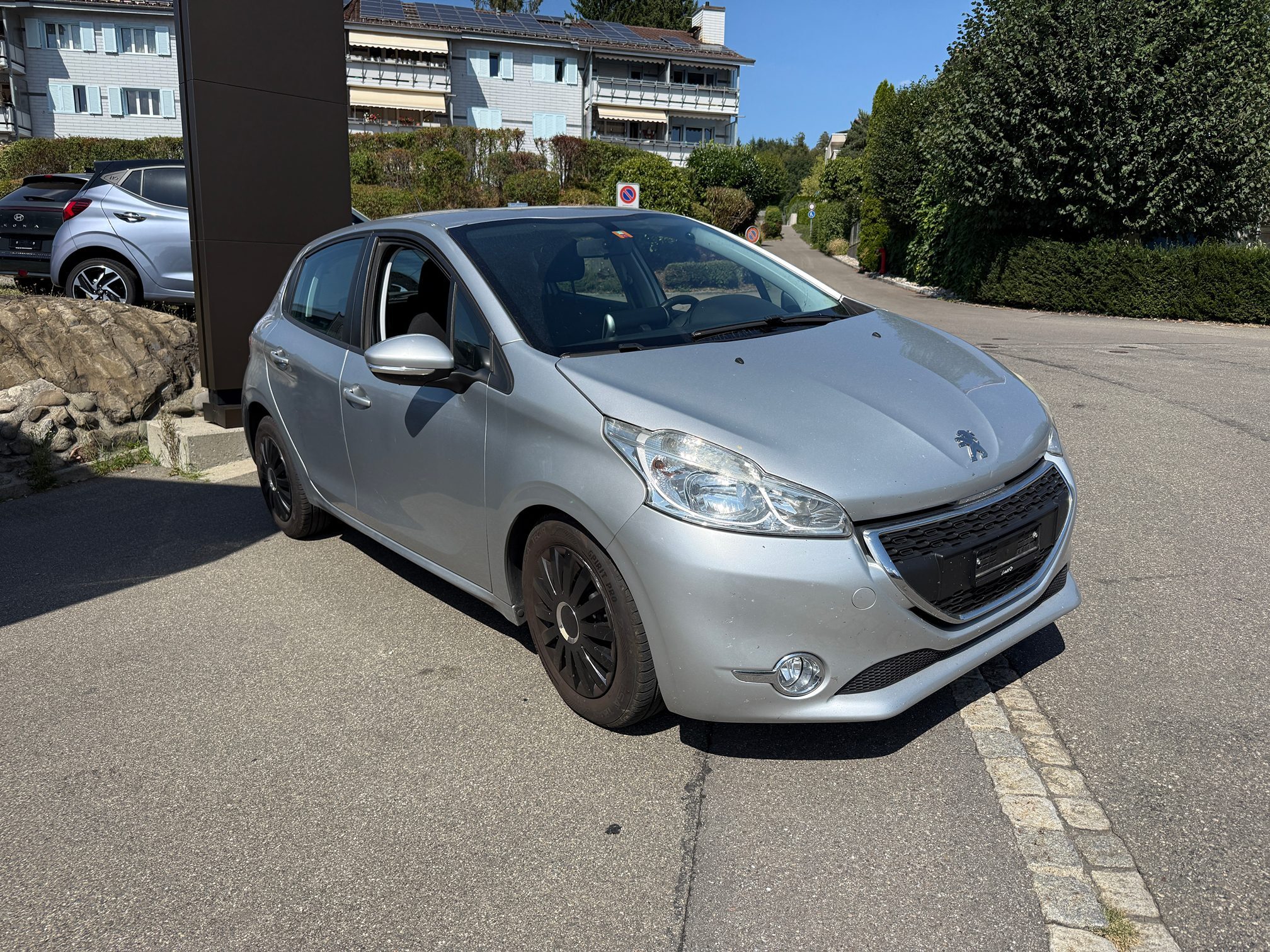 PEUGEOT 208 1.4