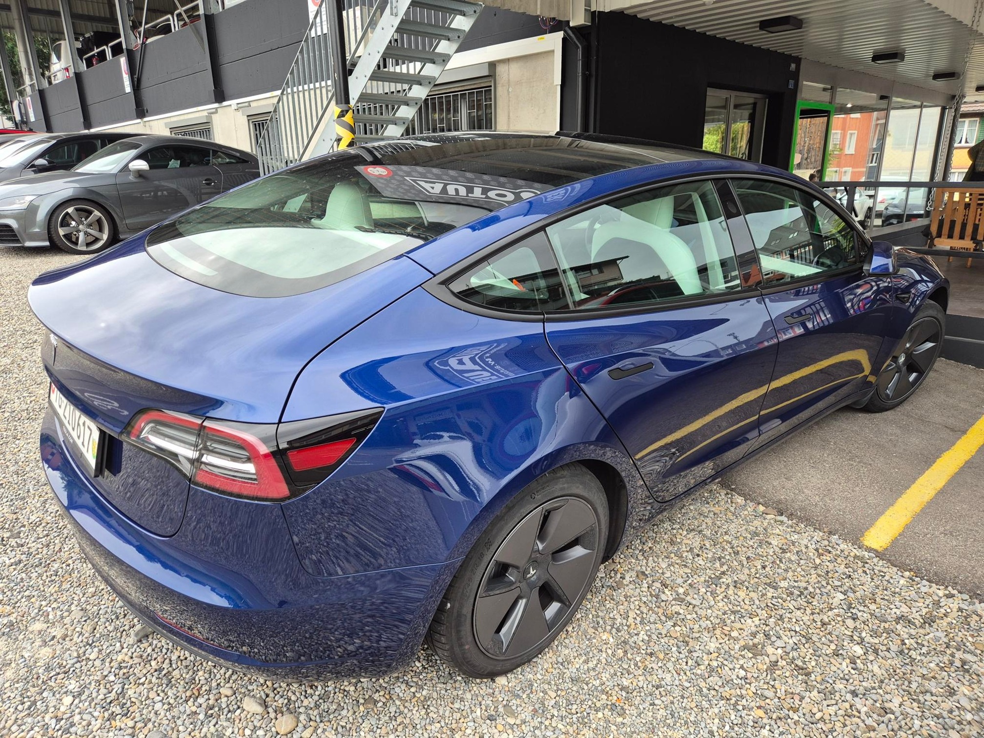 TESLA Model 3 SR RWD P — zdjęcie 5