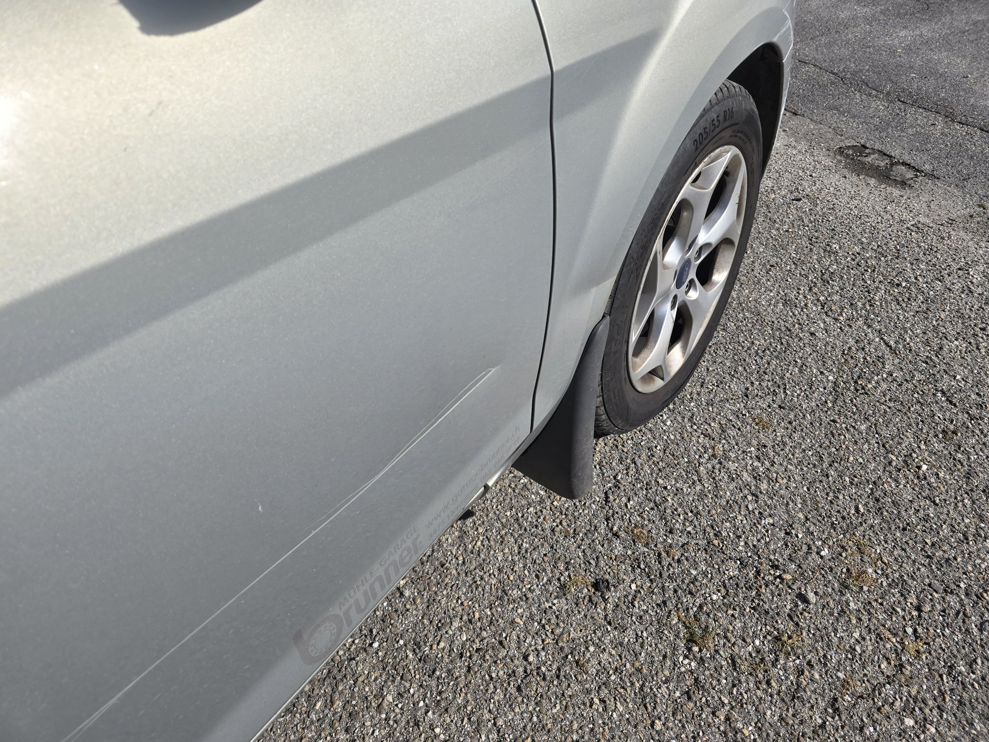 FORD Focus 2.0i 16V — zdjęcie 12