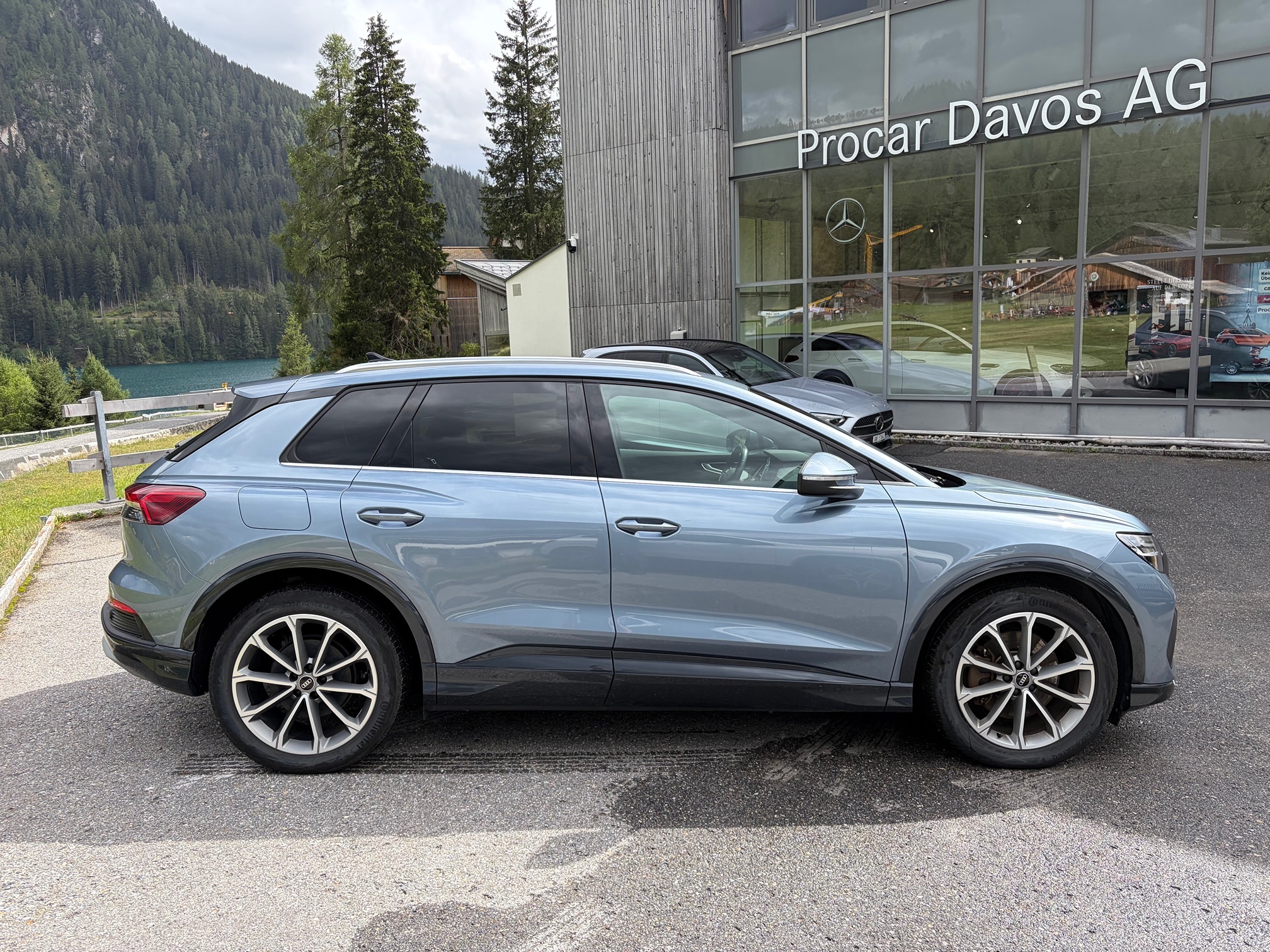 AUDI Q4 50 e-tron qu — zdjęcie 4