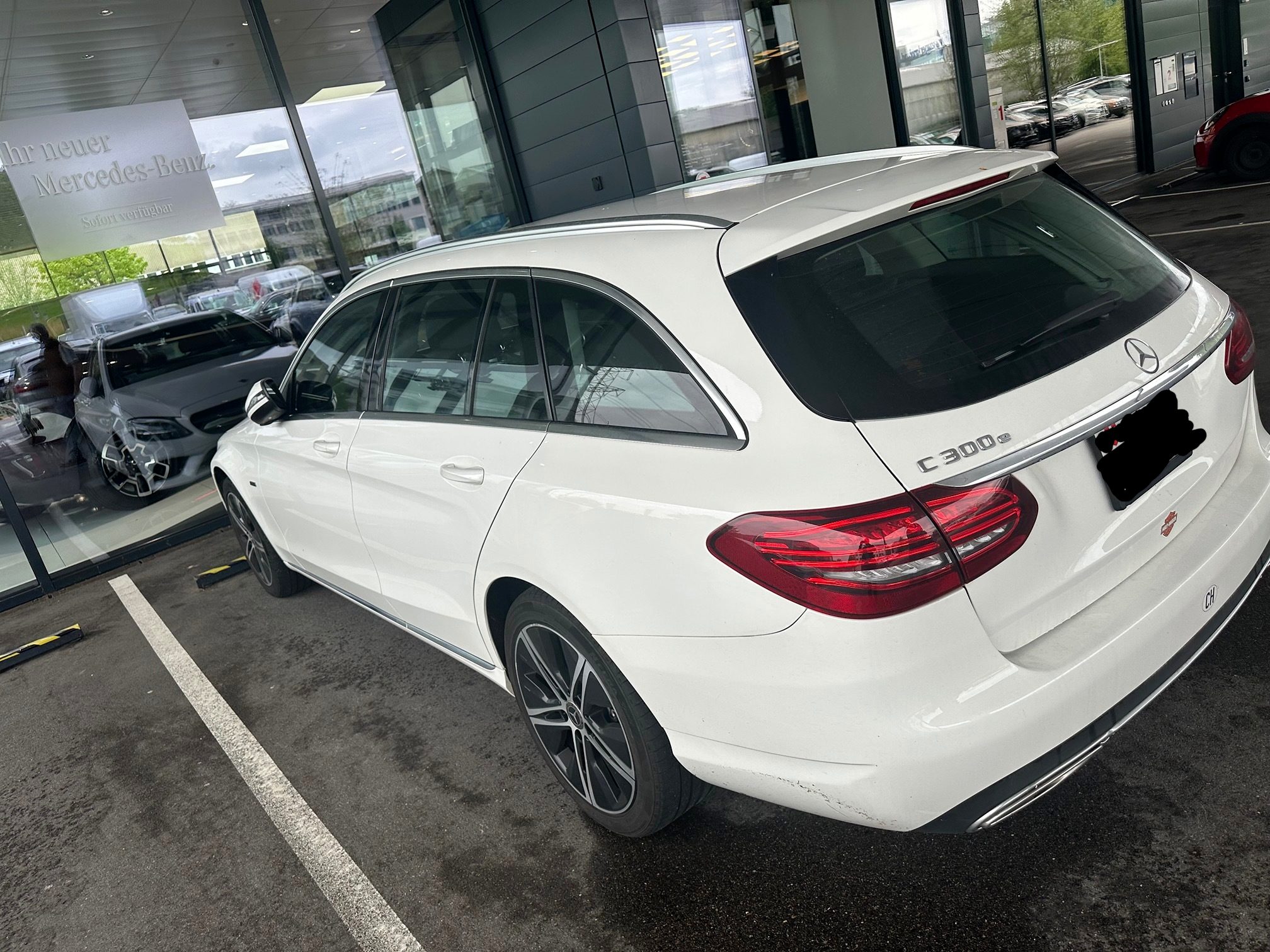 MERCEDES-BENZ C 300 e — zdjęcie 4