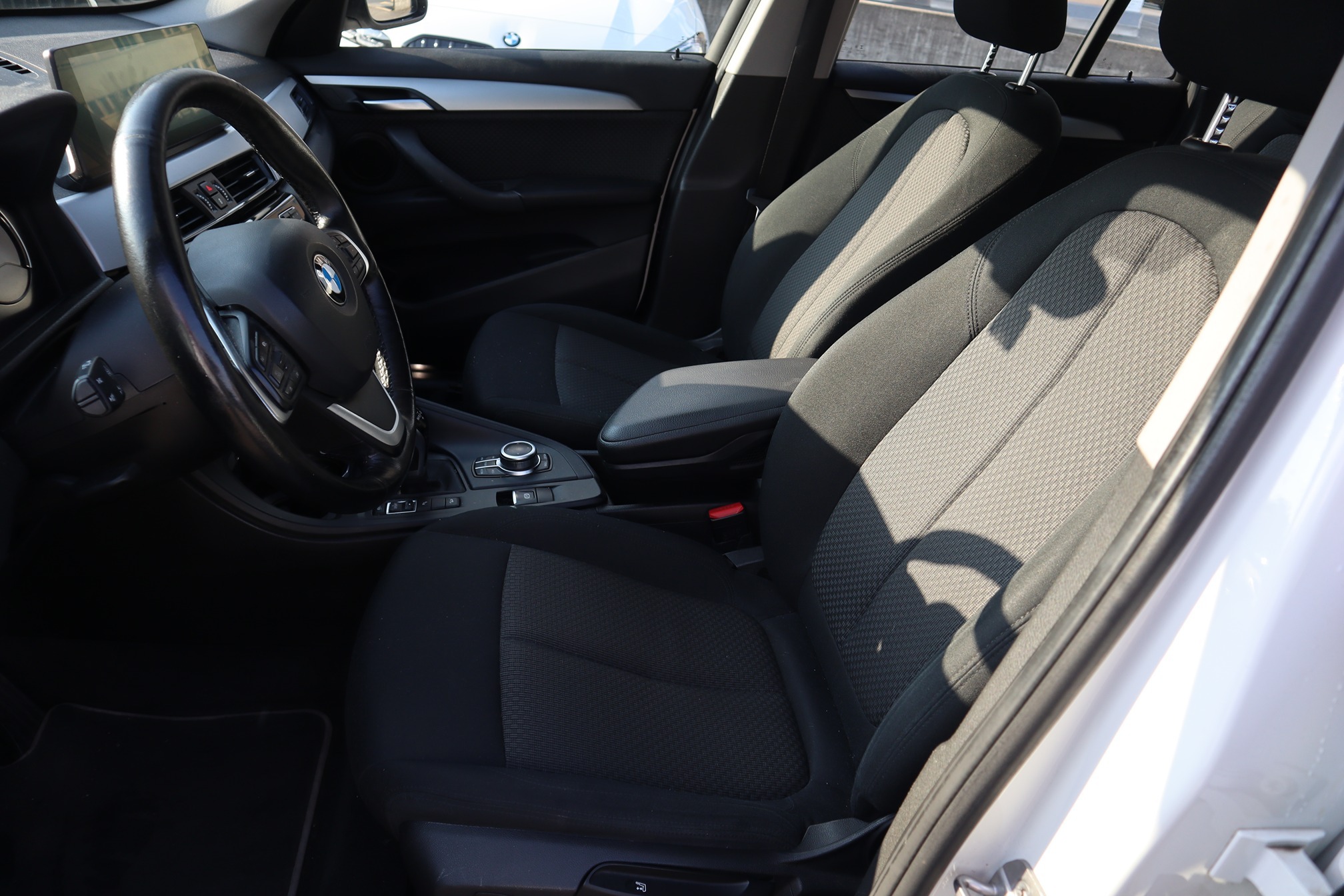 BMW X1 xDrive18d mit AHK ab MFK 17.11.2025 — zdjęcie 7
