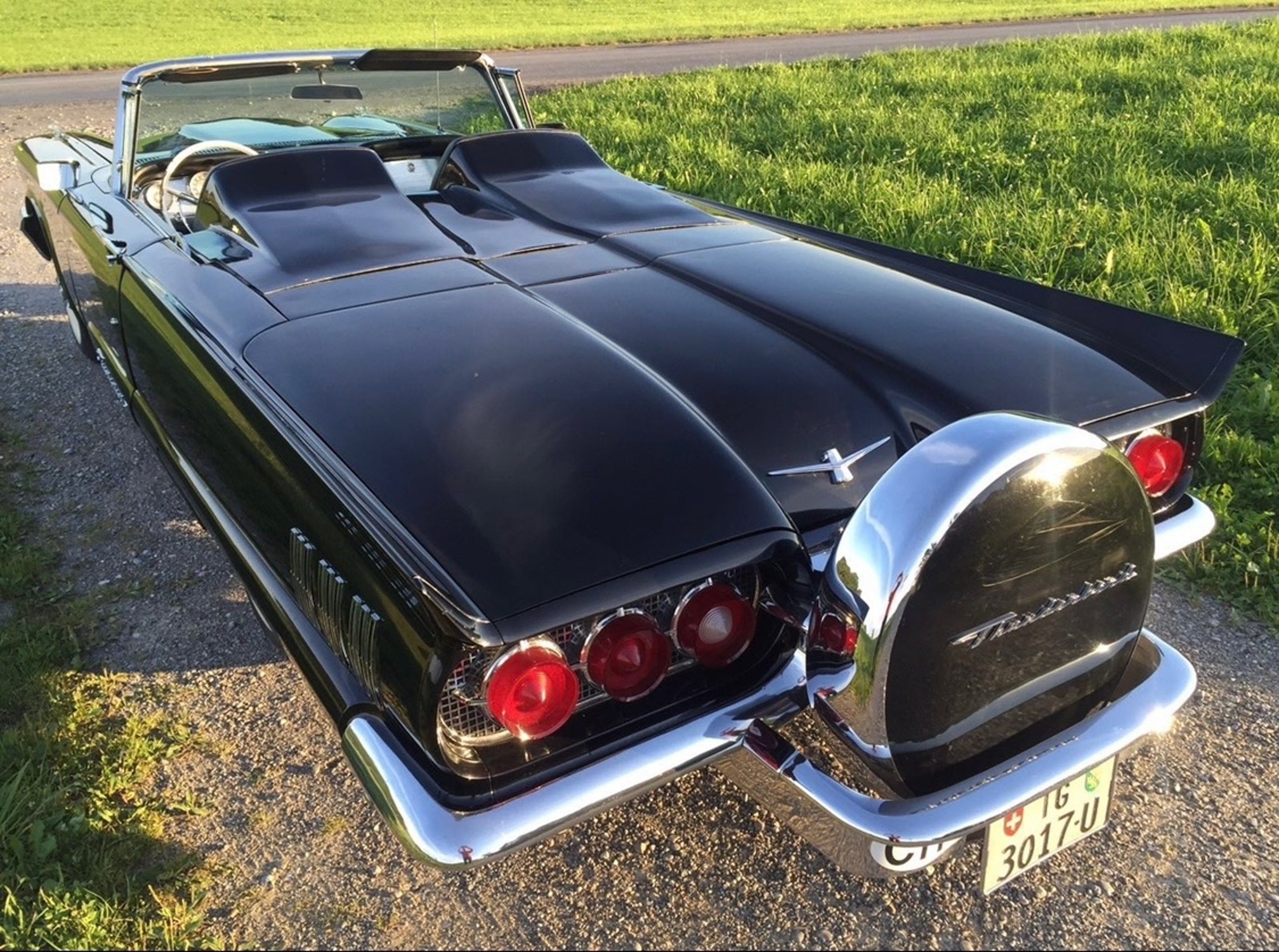 FORD Thunderbird — zdjęcie 3