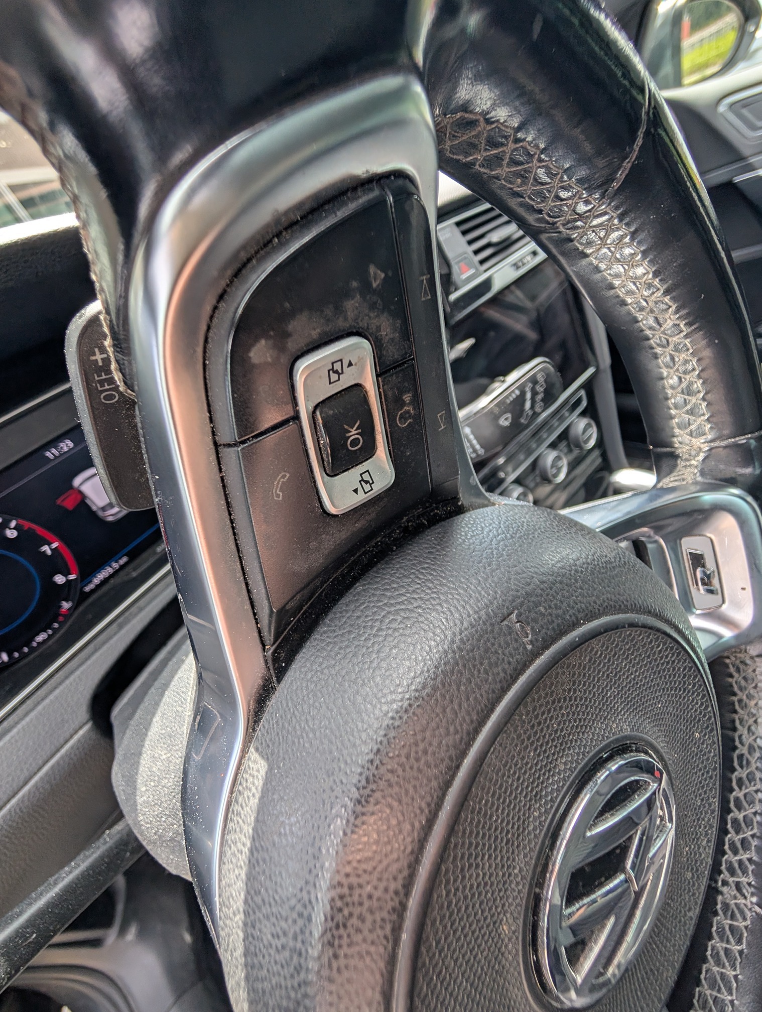 VW Golf 1.5 TSI 5 — zdjęcie 10