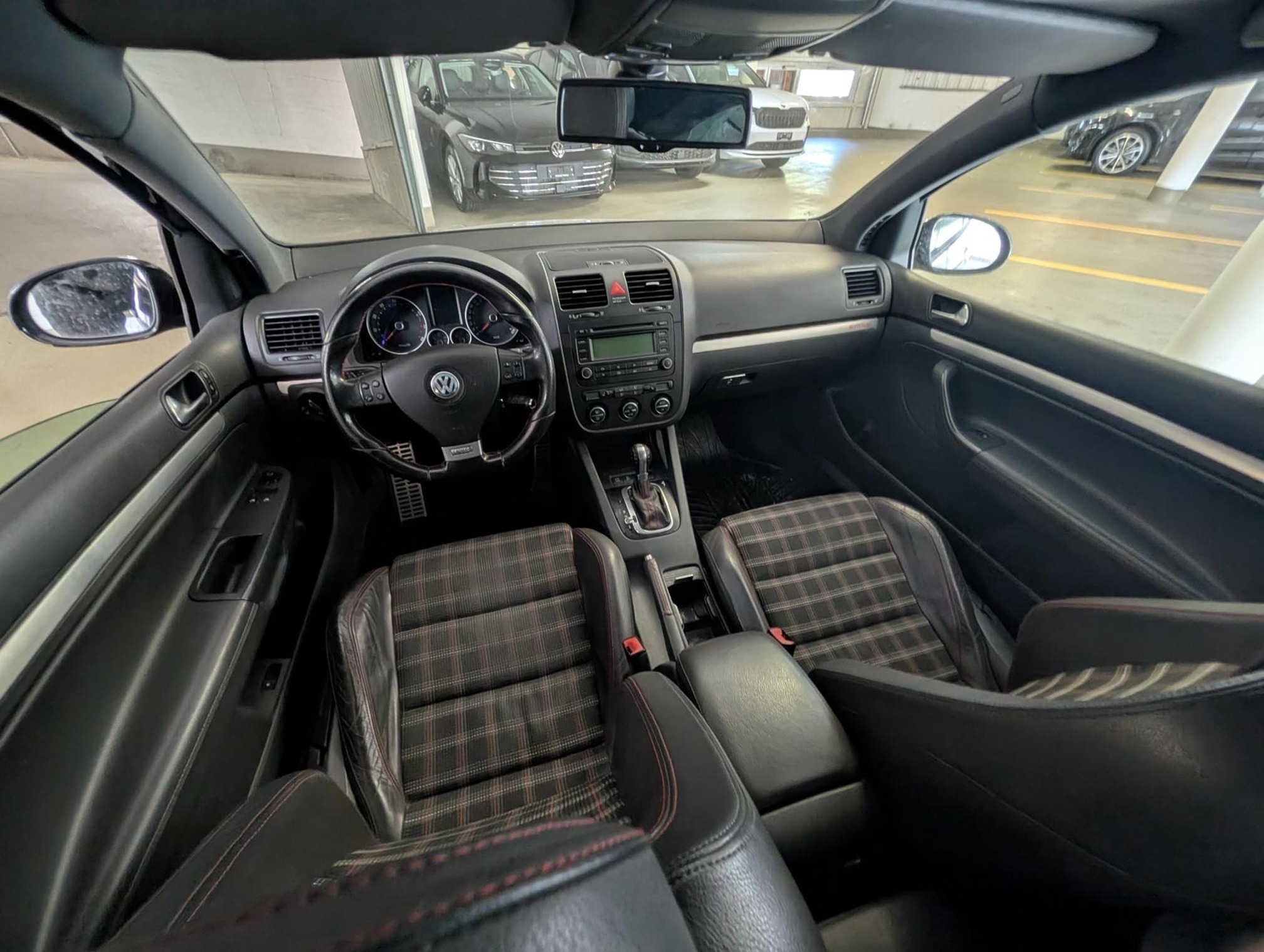 VW Golf GTI Edition 30 — zdjęcie 9