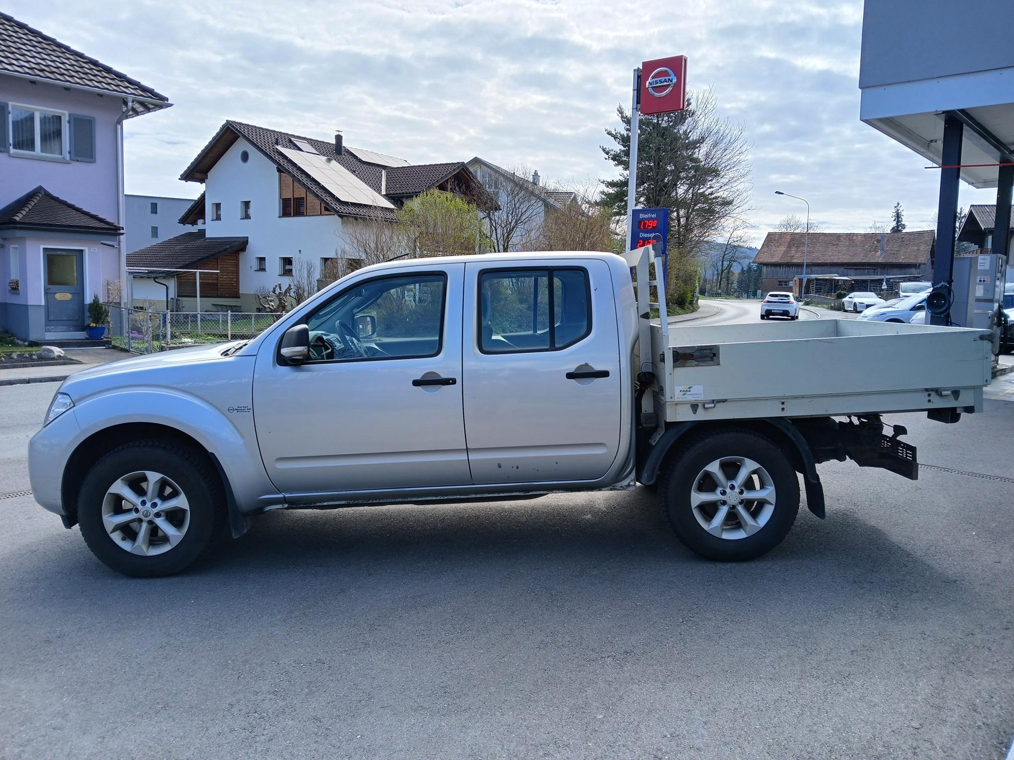 NISSAN Navara DC 4WD MT — zdjęcie 4
