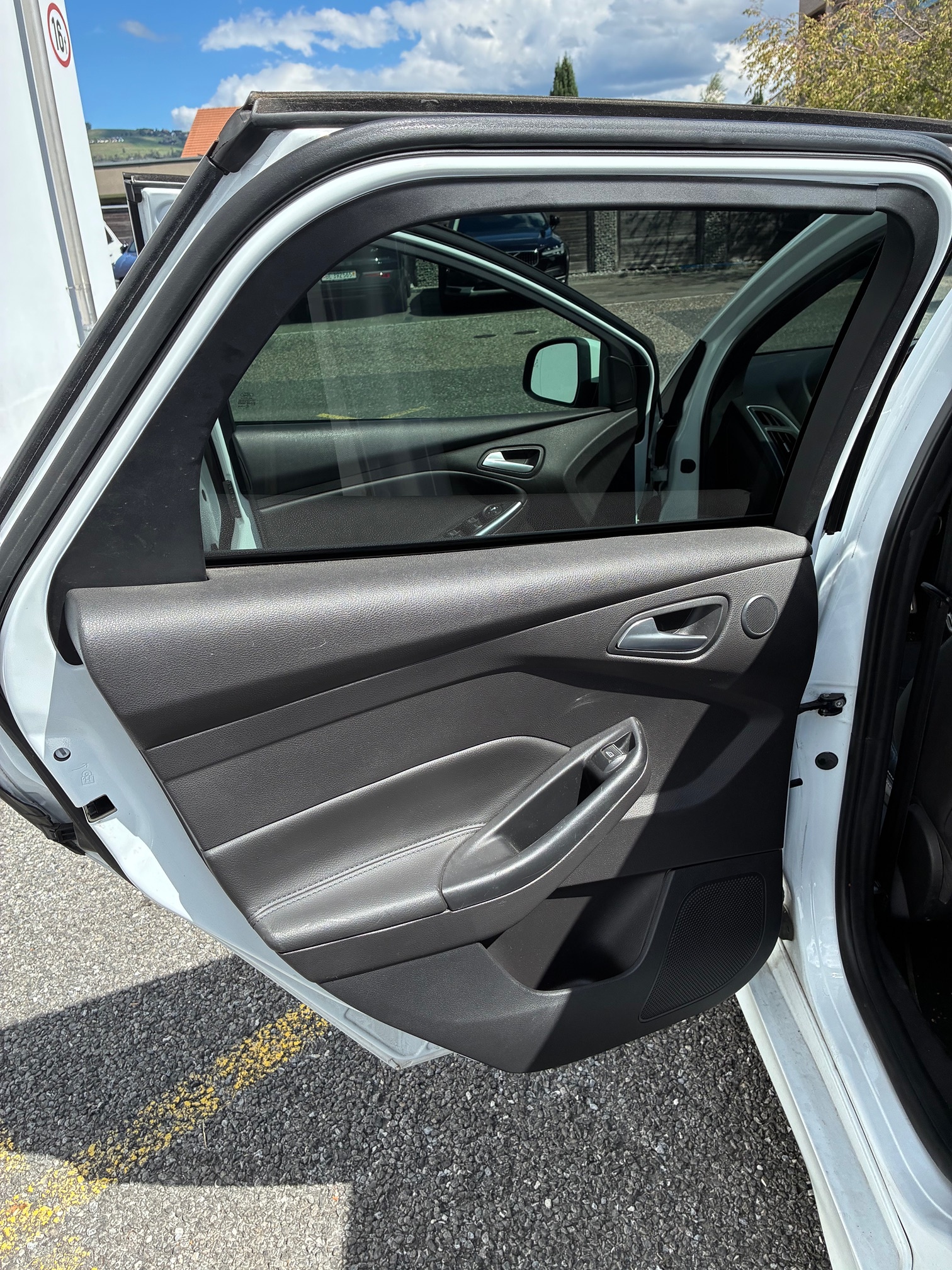 FORD Focus 2.0 ST — zdjęcie 14