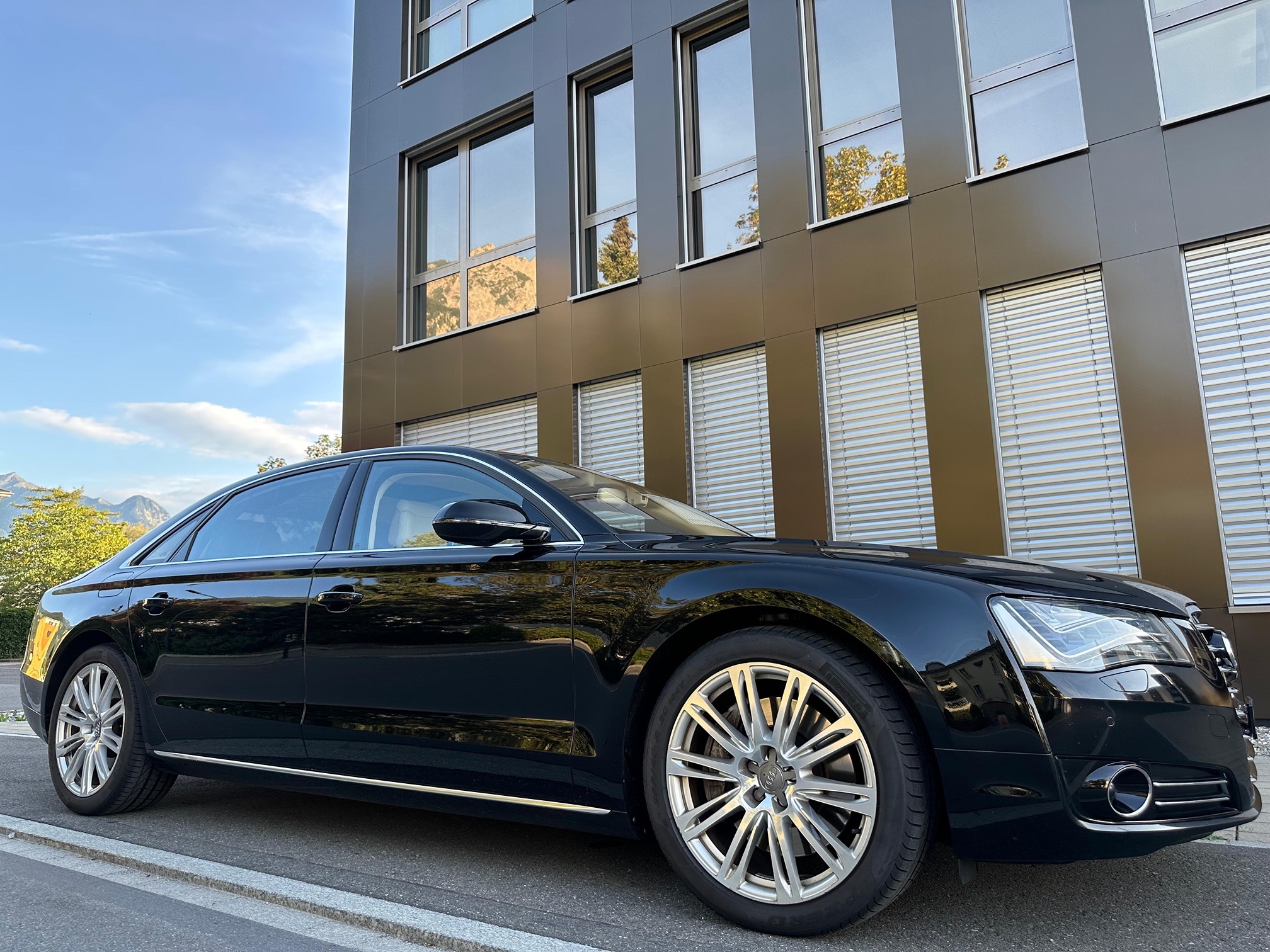 AUDI A8 L 4.0 TFSI — zdjęcie 11