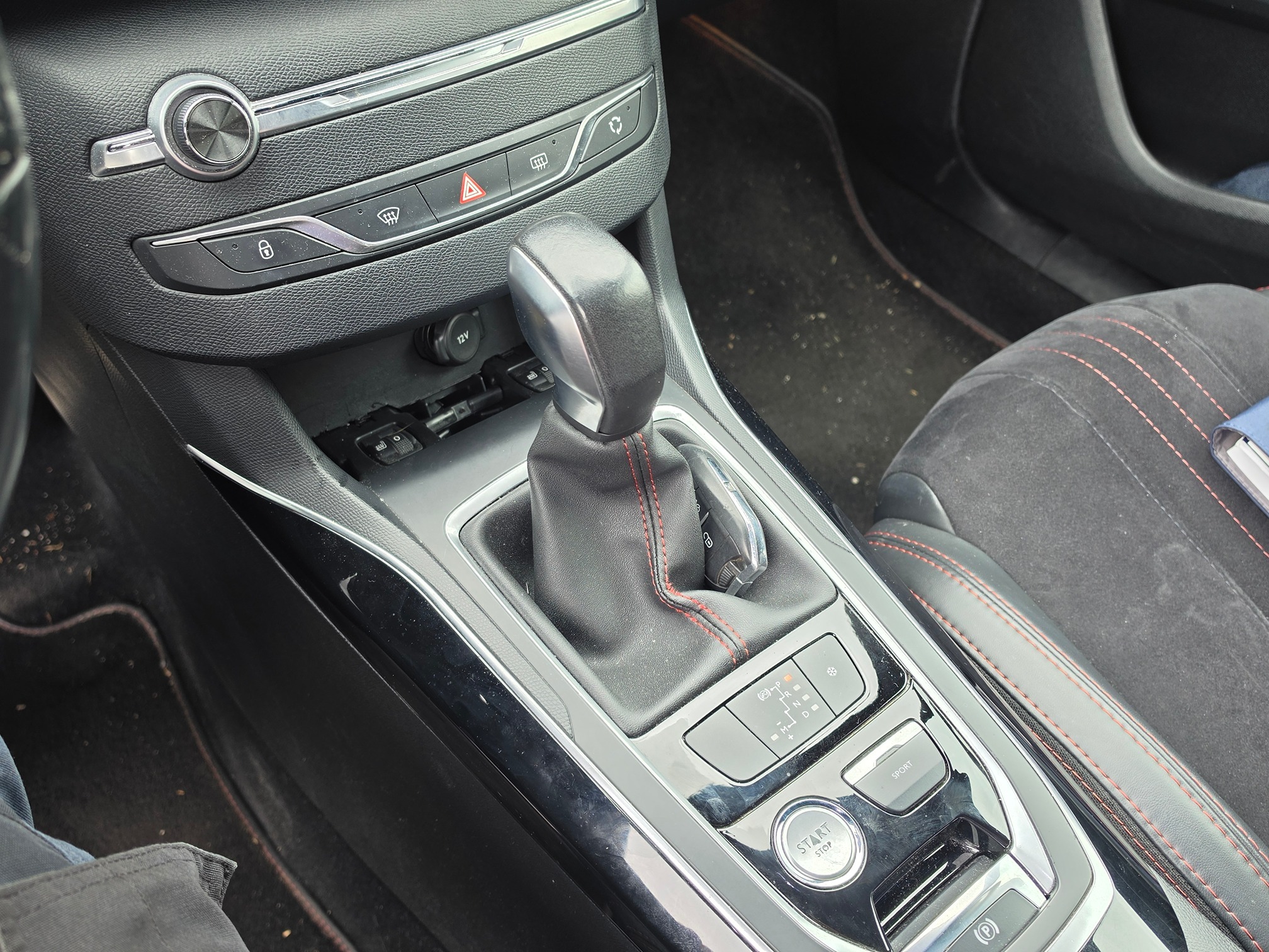 PEUGEOT 308 SW GT 2.0HDi — zdjęcie 14