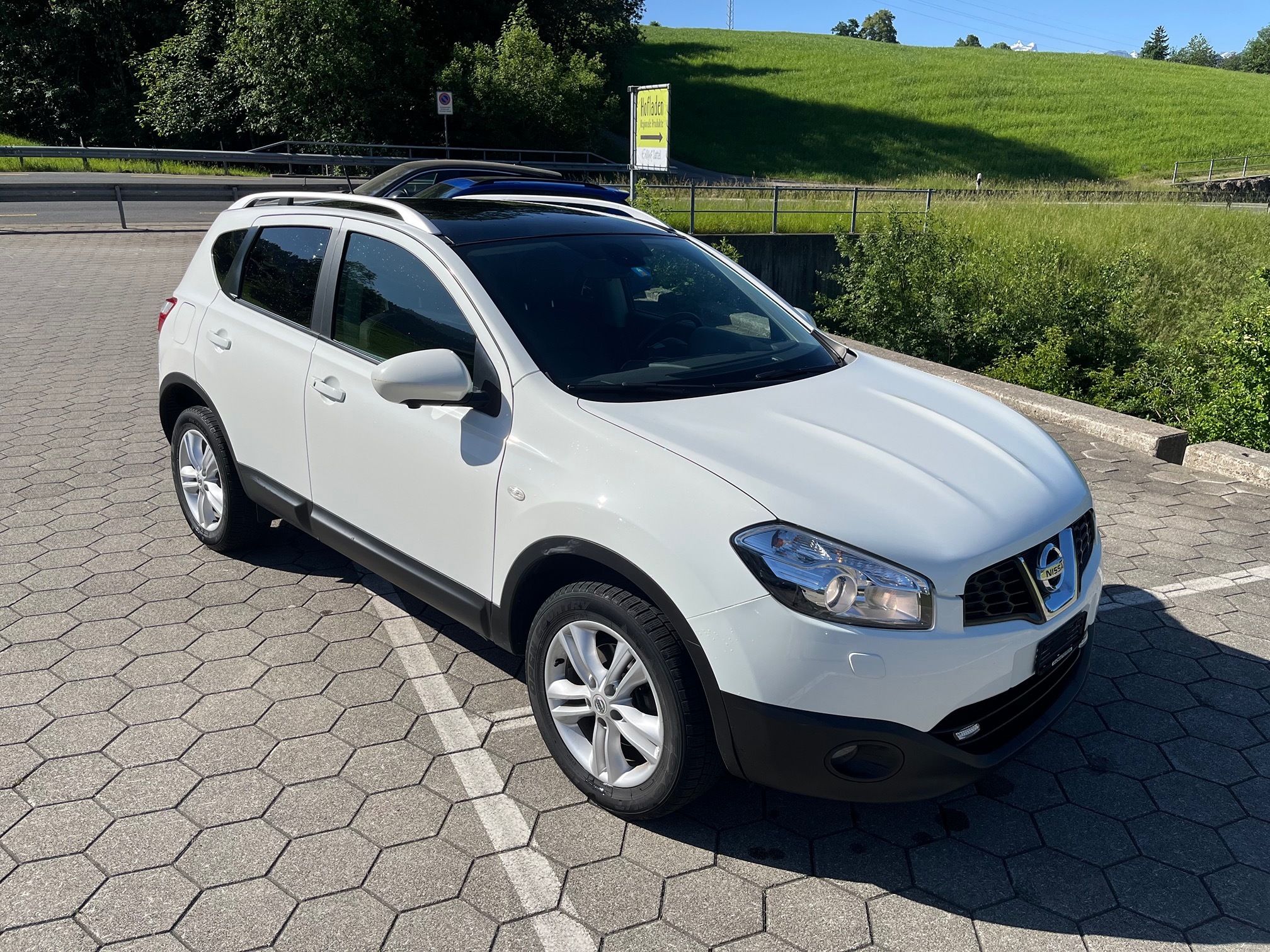 NISSAN Qashqai 2.0 4x4 — zdjęcie 4