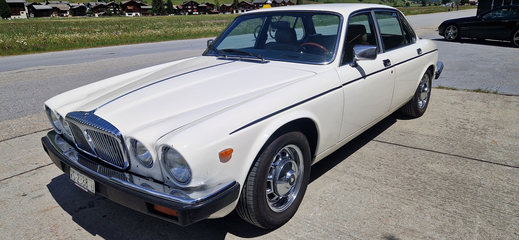DAIMLER Double SIX Vanden Plass — zdjęcie 4