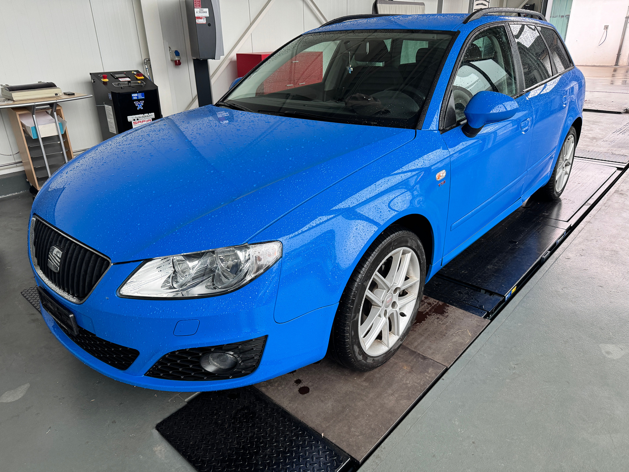 SEAT EXEO ST 2.0TSI — zdjęcie 1