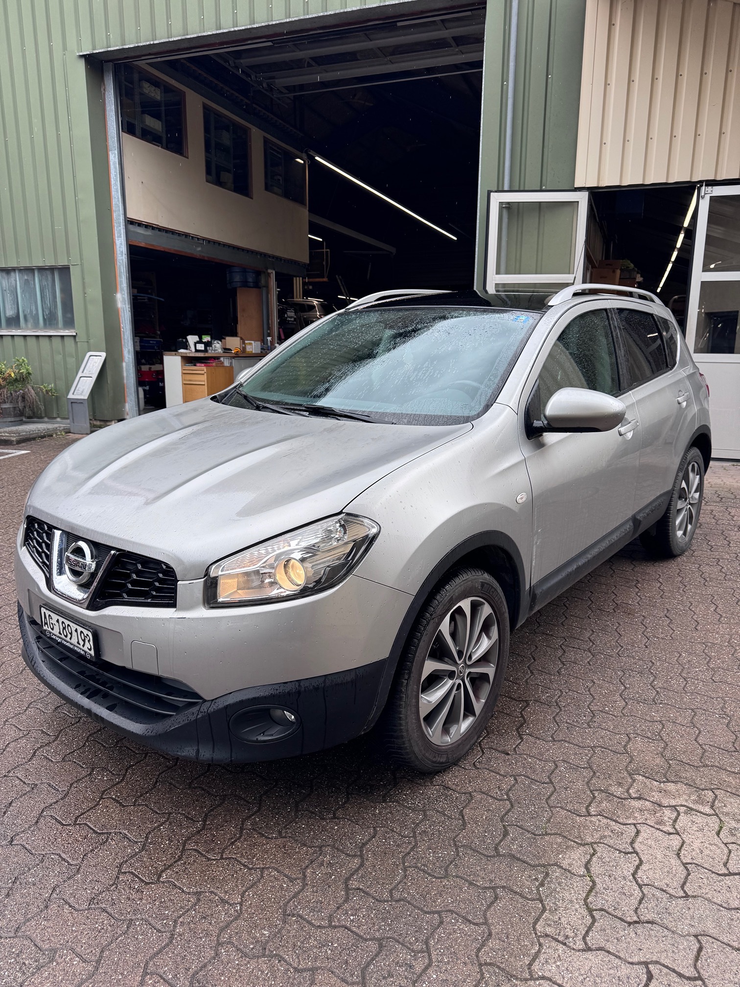 NISSAN Qashqai 1.6 — zdjęcie 2
