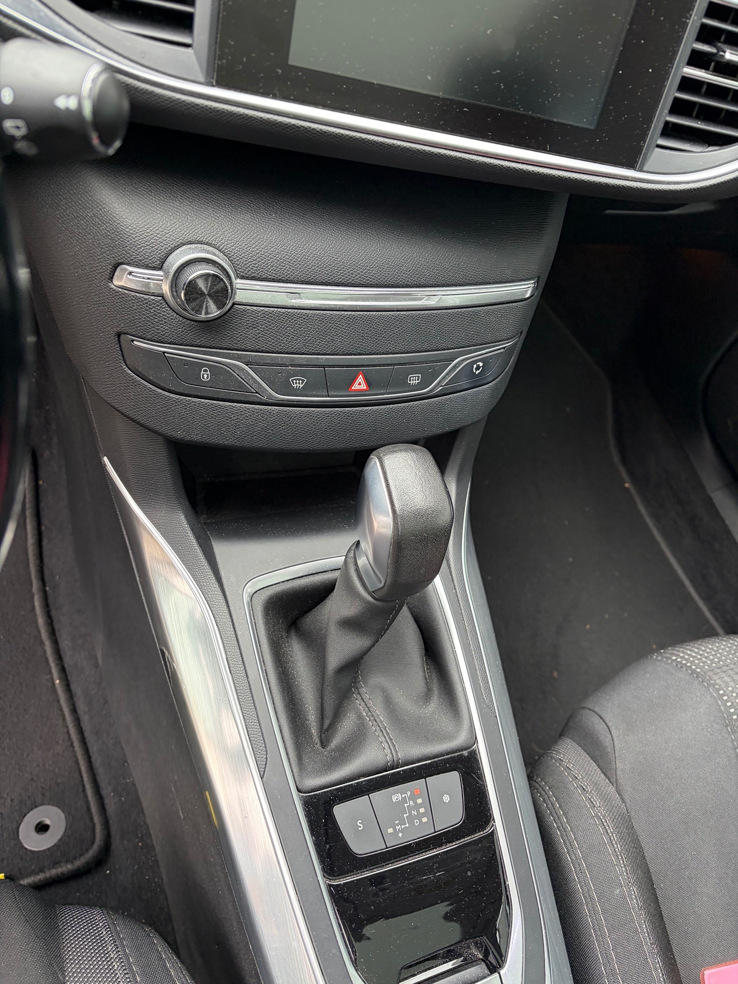 PEUGEOT 308 1.2i STT — zdjęcie 14