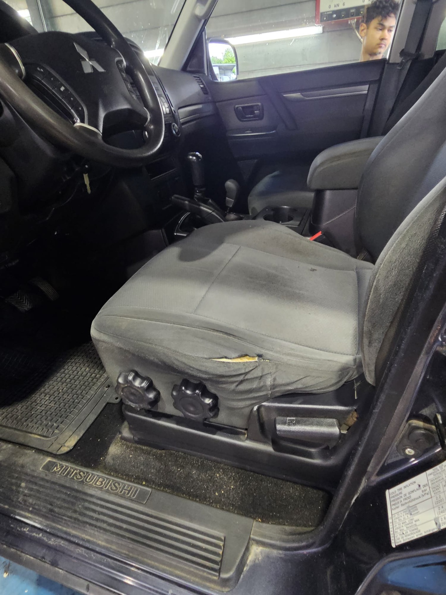 MITSUBISHI Pajero 3.2 DID — zdjęcie 7