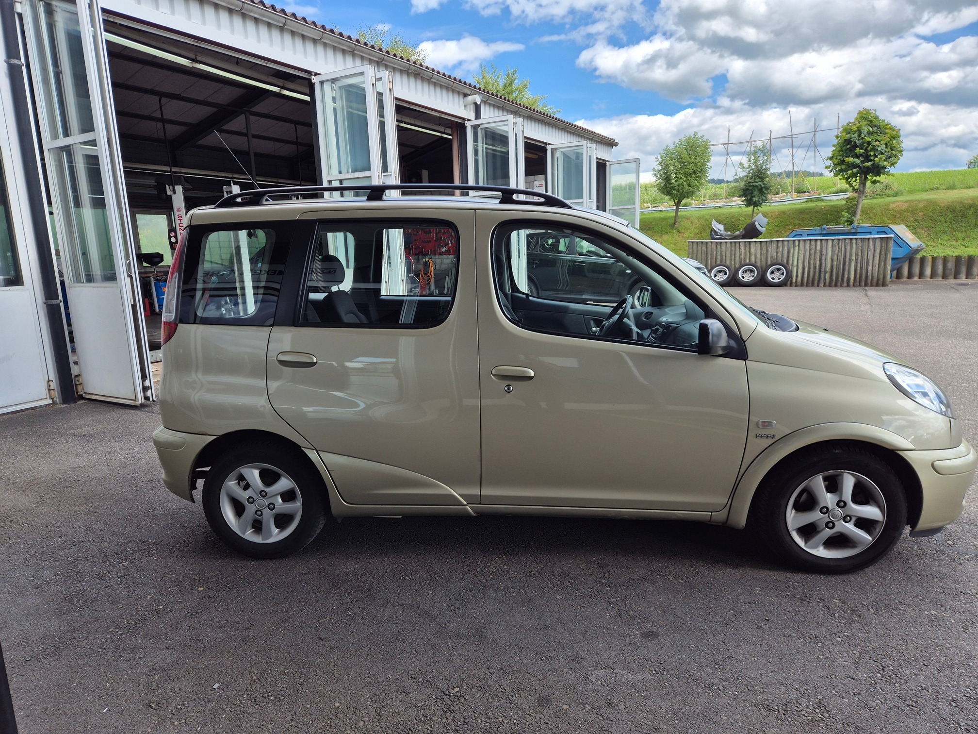 TOYOTA Yaris Verso 1.5 — zdjęcie 3