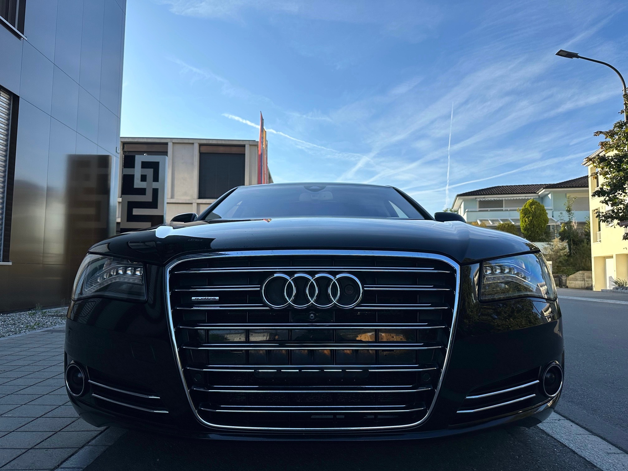 AUDI A8 L 4.0 TFSI — zdjęcie 1
