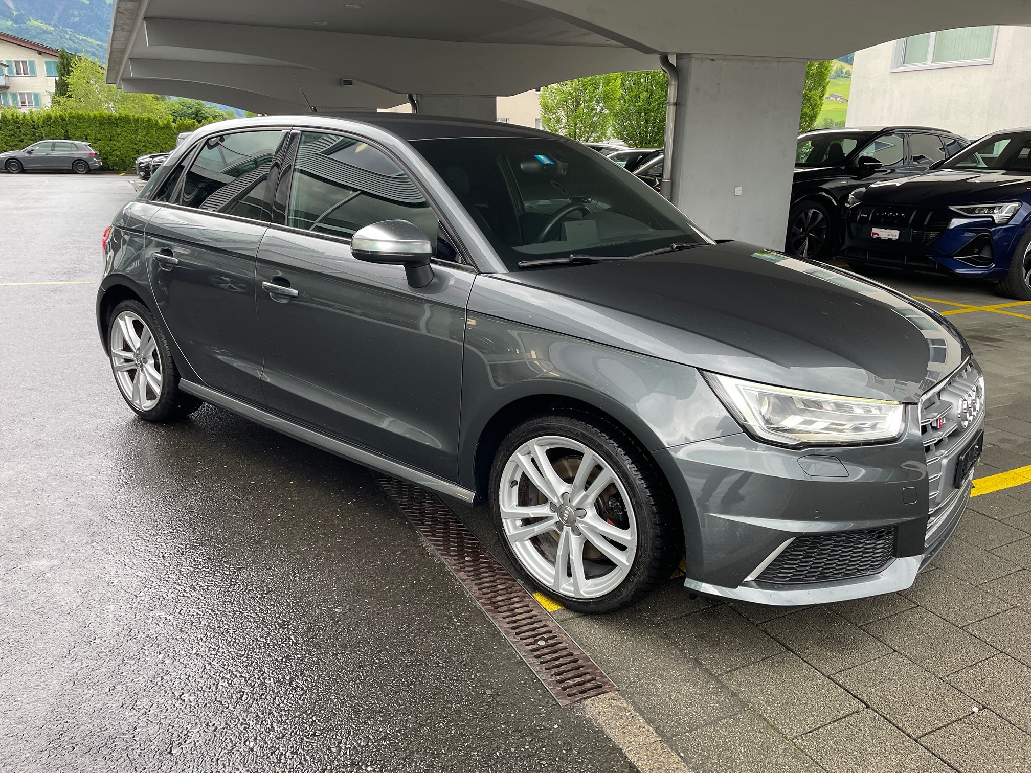 AUDI S1 Sportback quattro 2.0TFSI frisch ab MFK und grossem Service! — zdjęcie 6