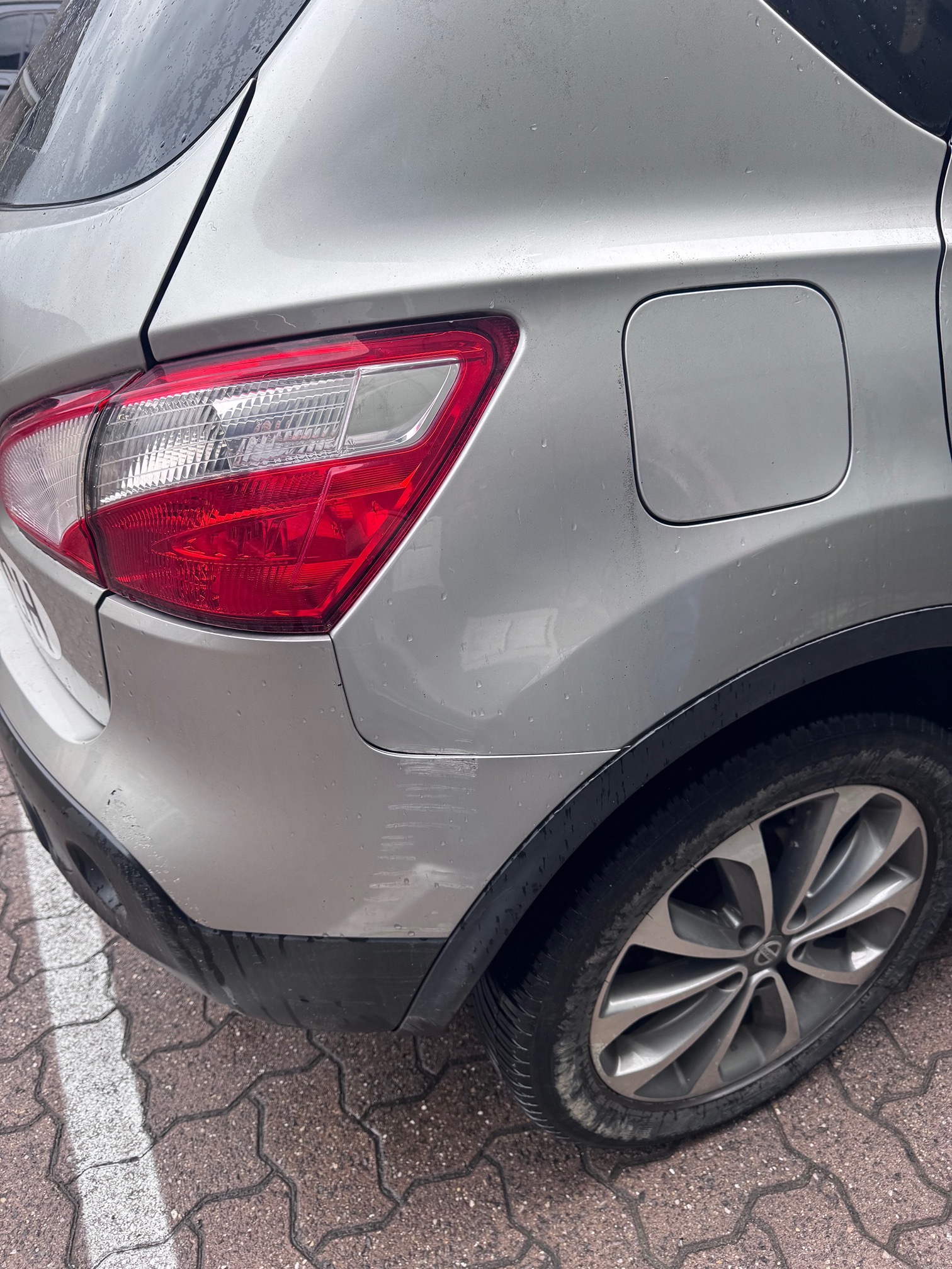 NISSAN Qashqai 1.6 — zdjęcie 6