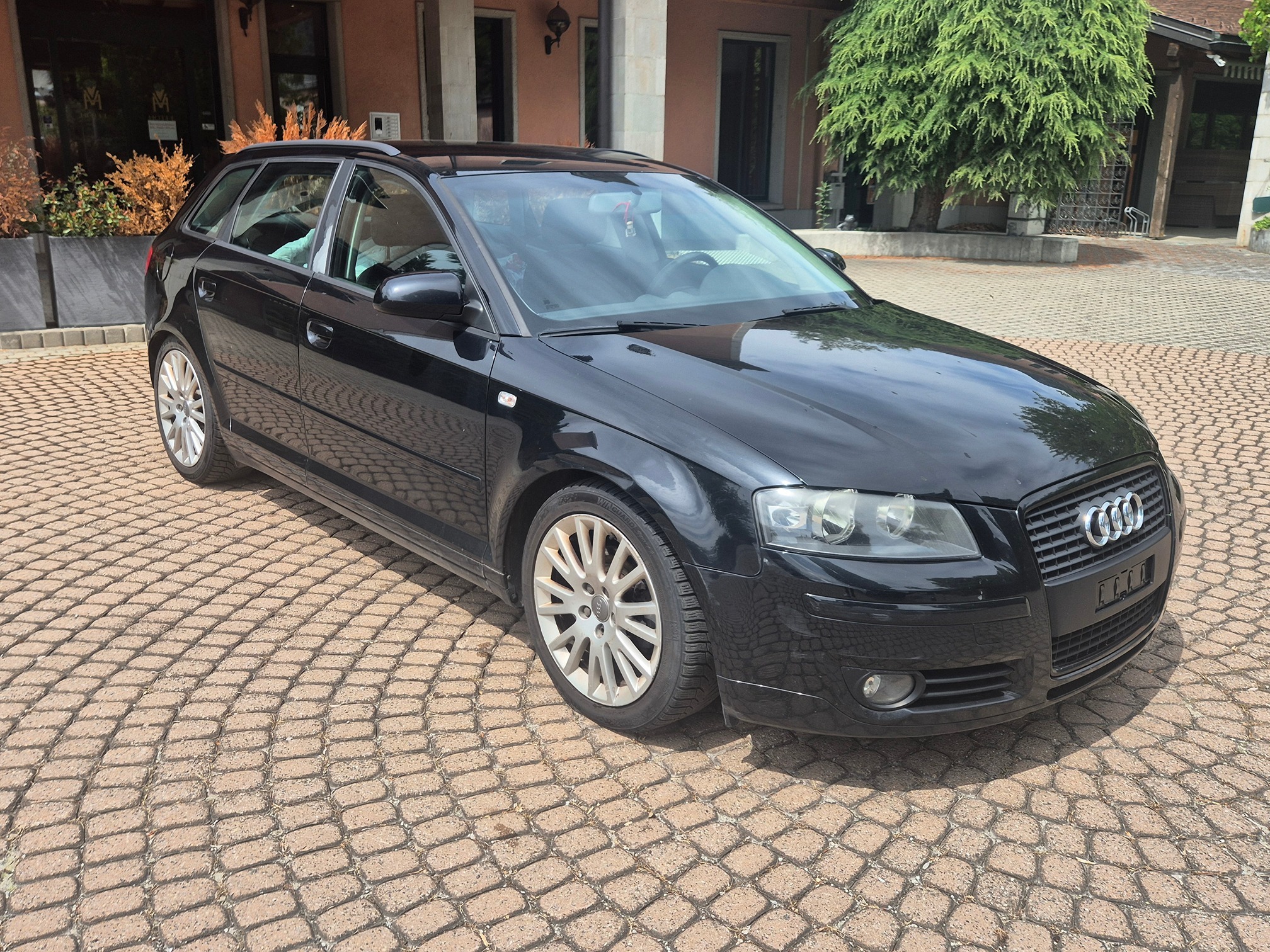 AUDI A3 1.8 TFSI — zdjęcie 2