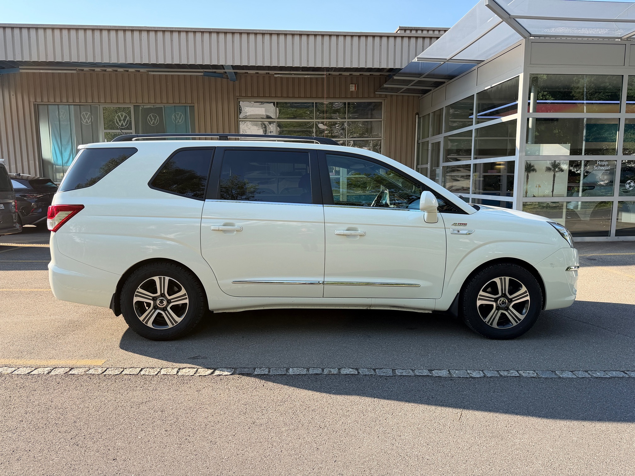 SSANGYONG Rodius SV200 XVT — zdjęcie 8