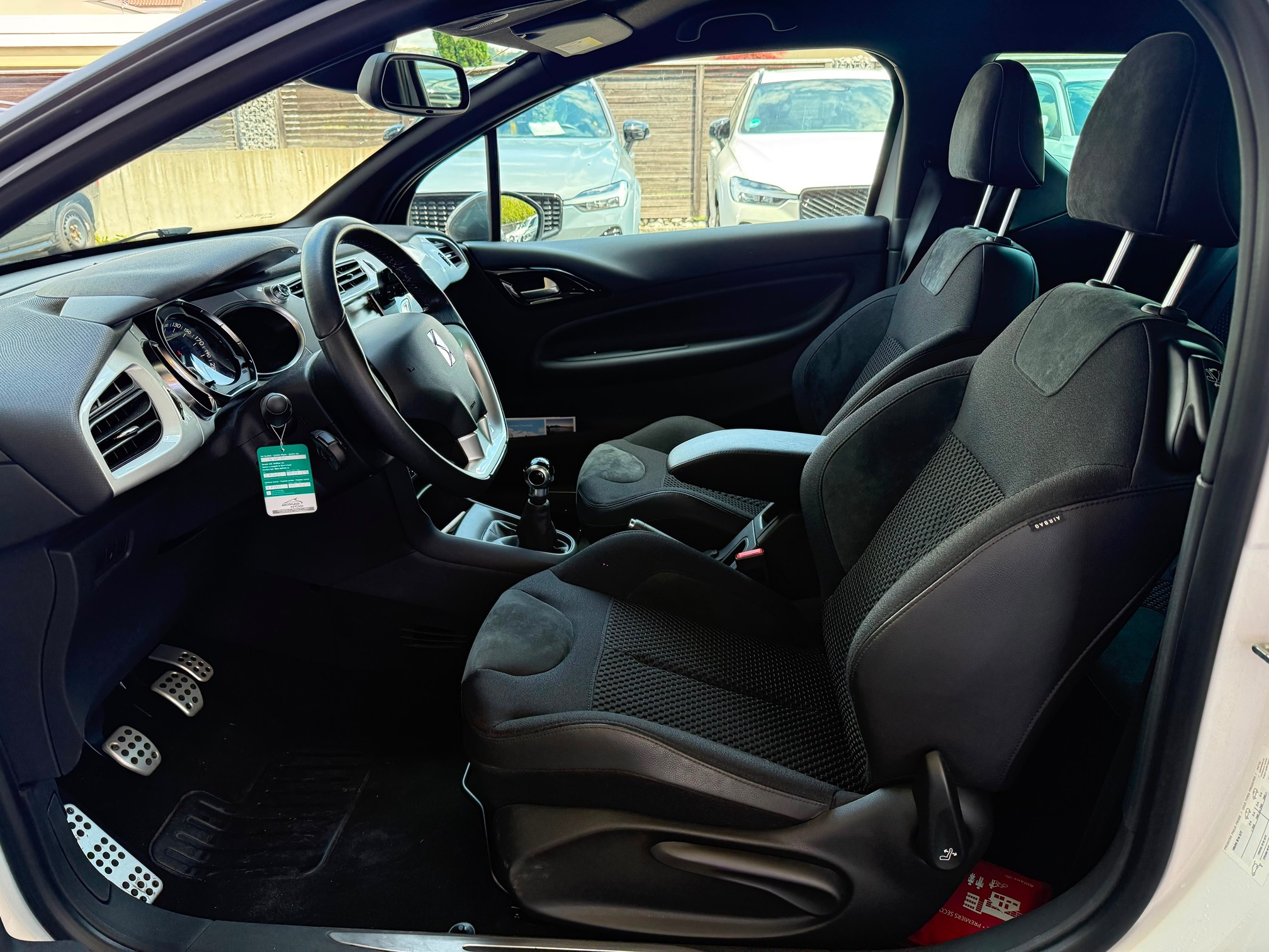 CITROEN DS3 1.2i — zdjęcie 10