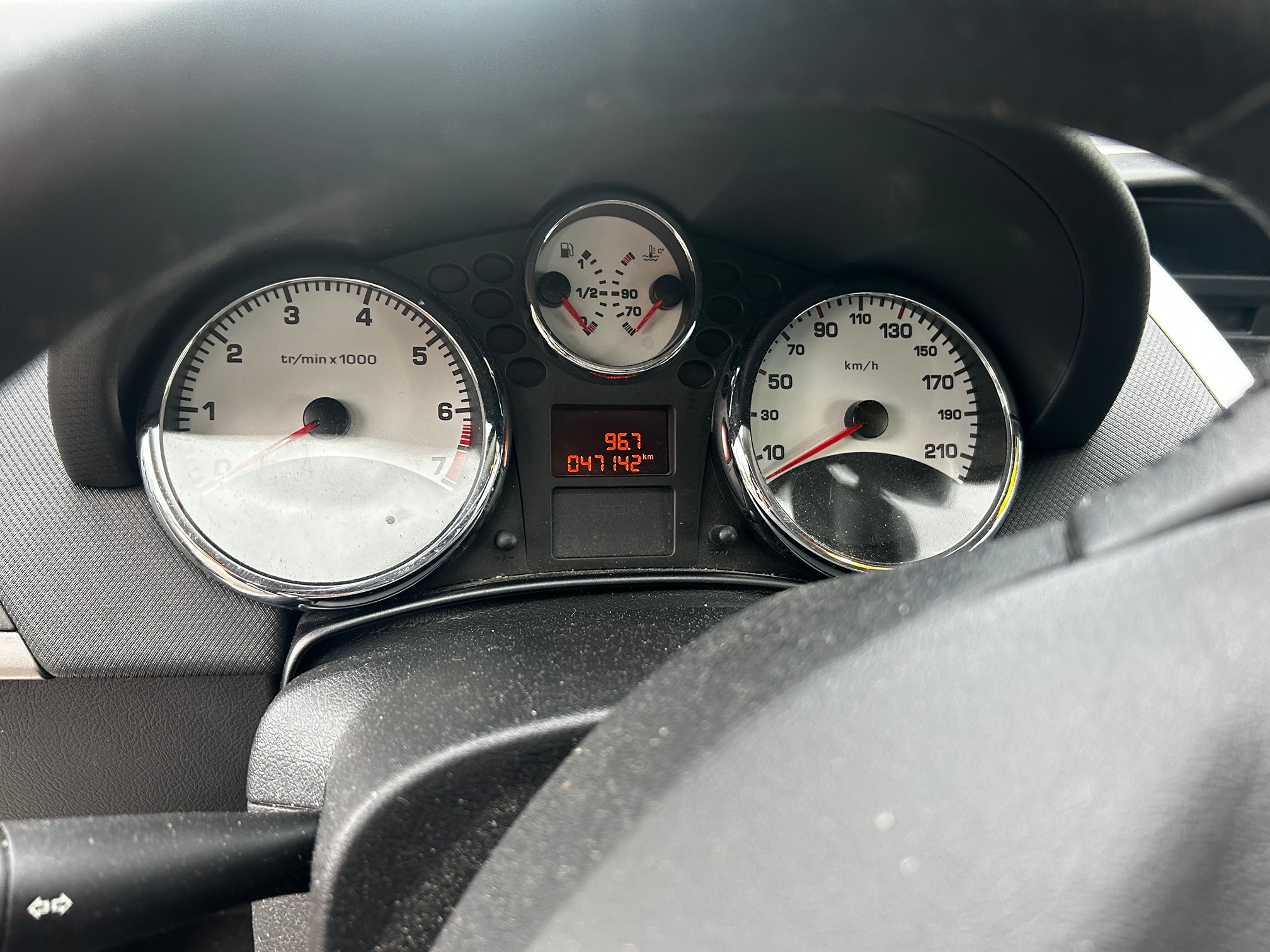 PEUGEOT 207 CC 1.6 Turbo — zdjęcie 10